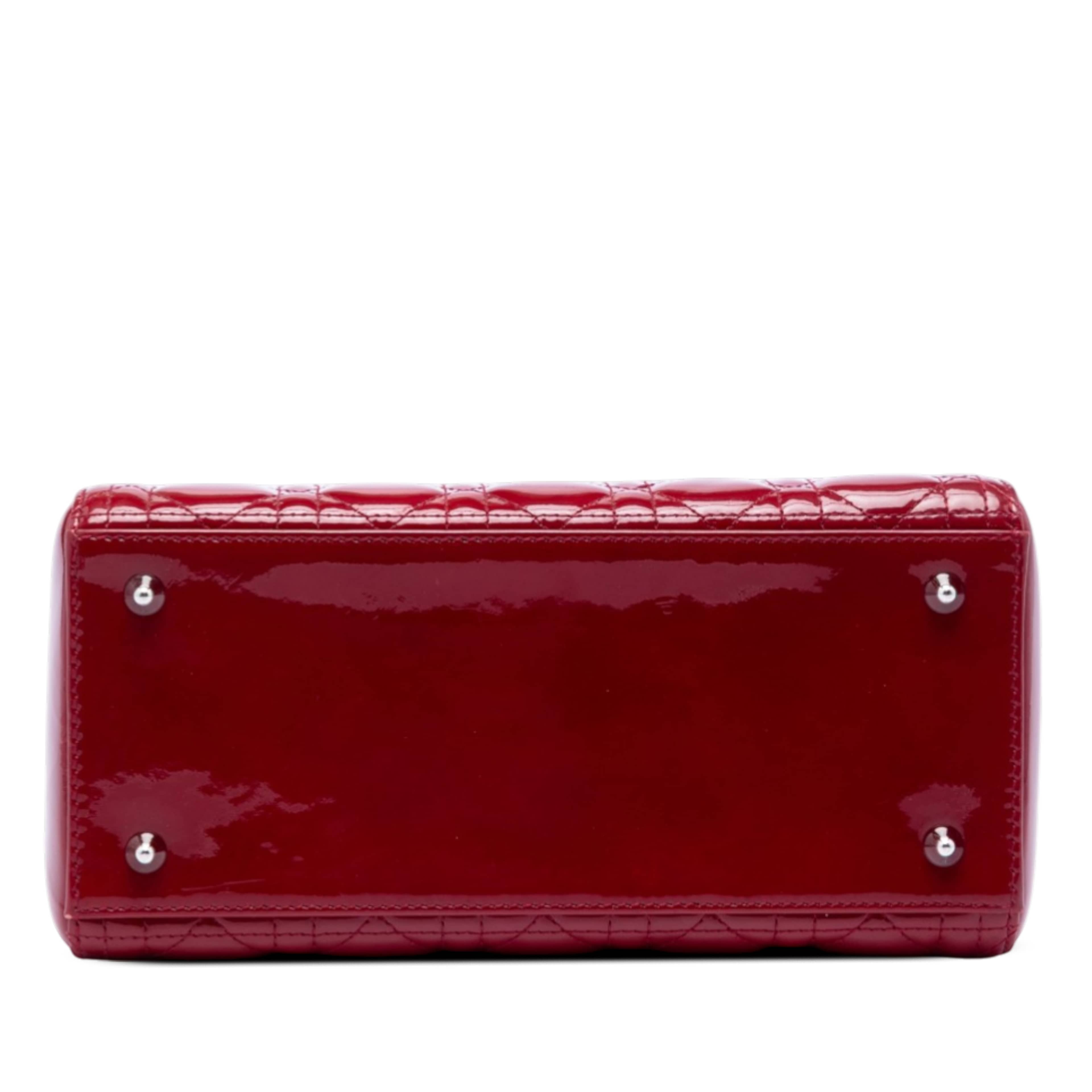 Dior Medium Patent Cannage Lady Dior, från Luxclusif, i färgen dark red. Klicka för att öppna bilden i stort format