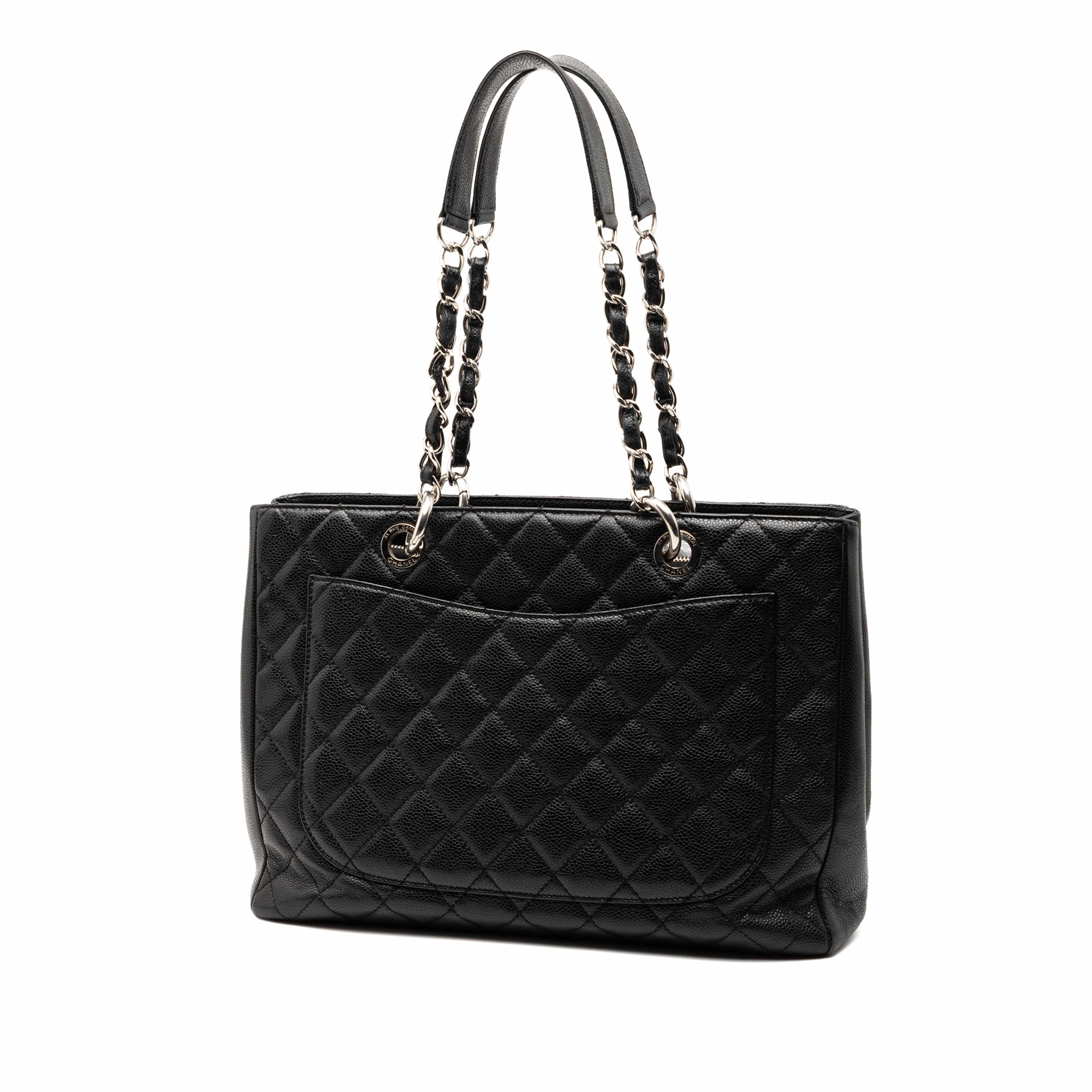 Chanel Caviar Grand Shopping Tote, från Luxclusif, i färgen black. Klicka för att öppna bilden i stort format