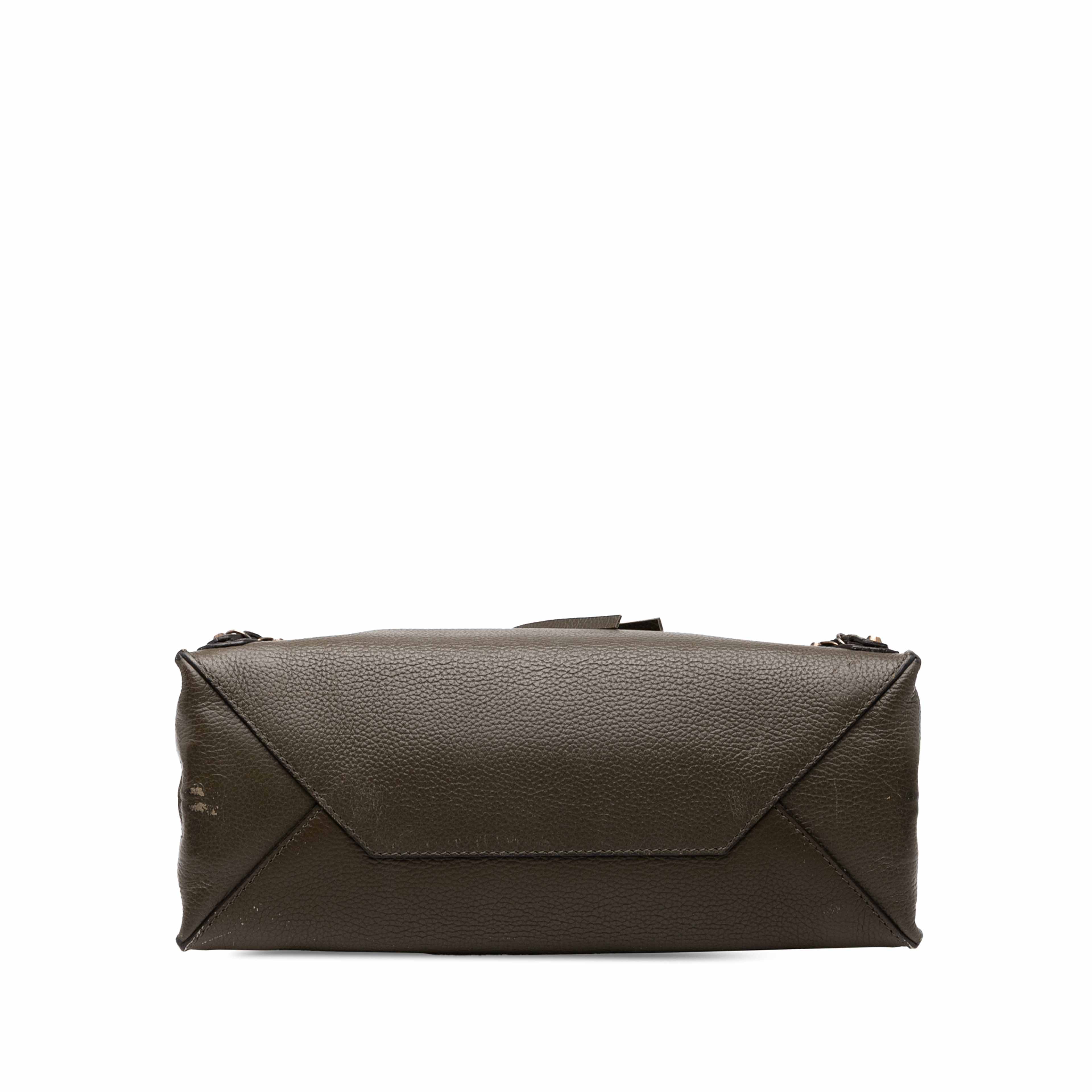 Balenciaga Veau Papier A6 Zip Around Satchel, från Luxclusif, i färgen dark khaki. Klicka för att öppna bilden i stort format