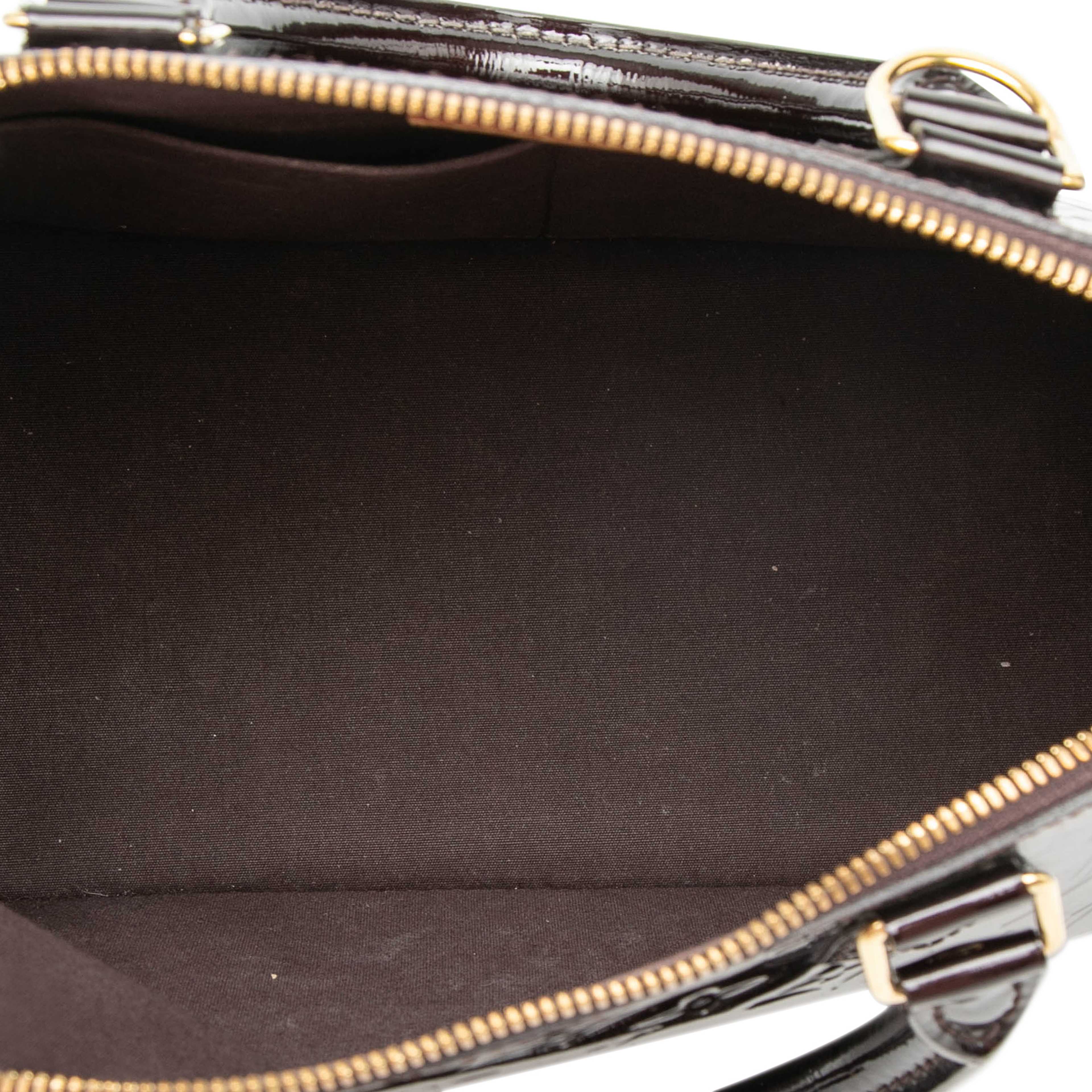 Louis Vuitton Monogram Vernis Alma Pm, från Luxclusif, i färgen plum. Klicka för att öppna bilden i stort format