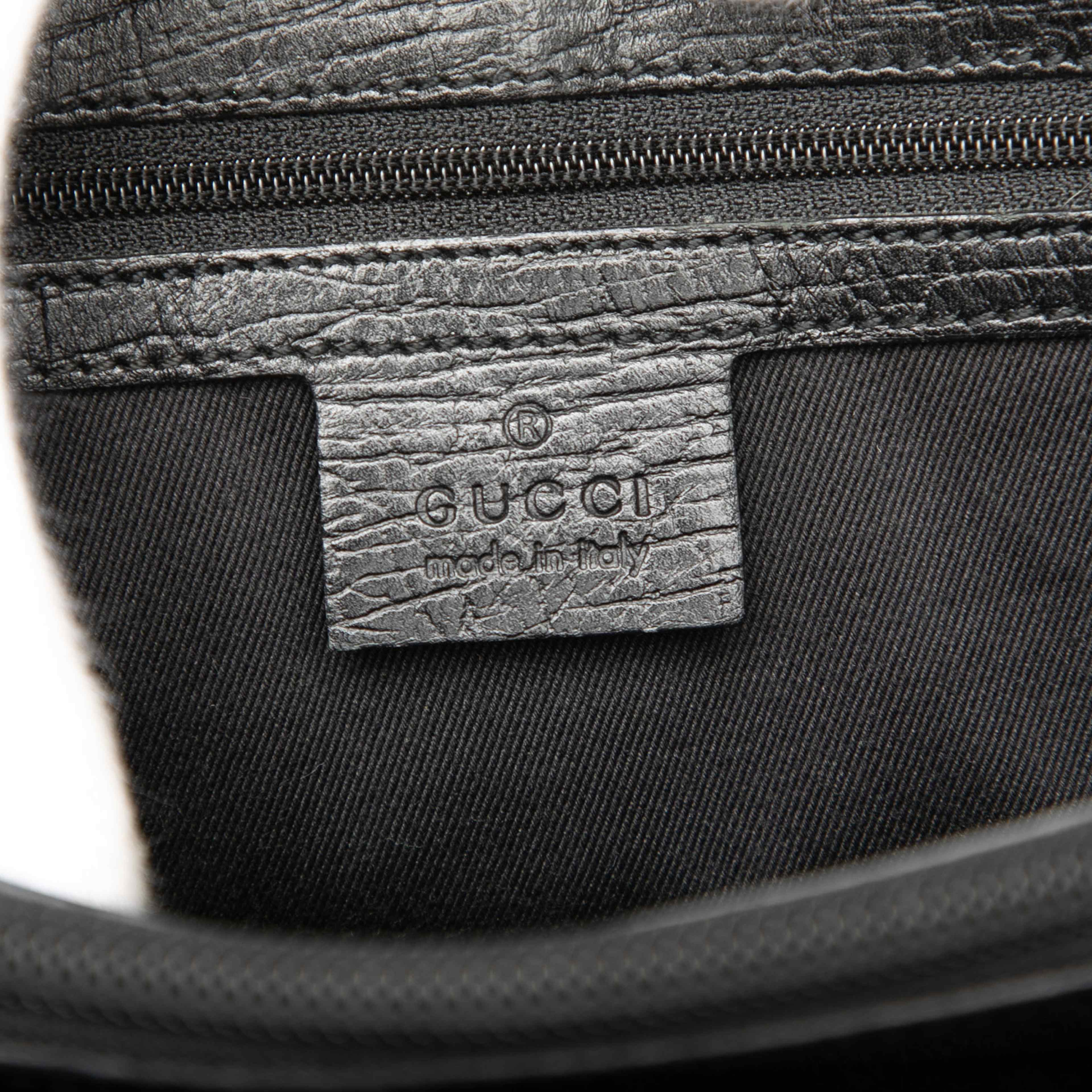 Gucci Gg Canvas Bamboo Tote, från Luxclusif, i färgen black. Klicka för att öppna bilden i stort format