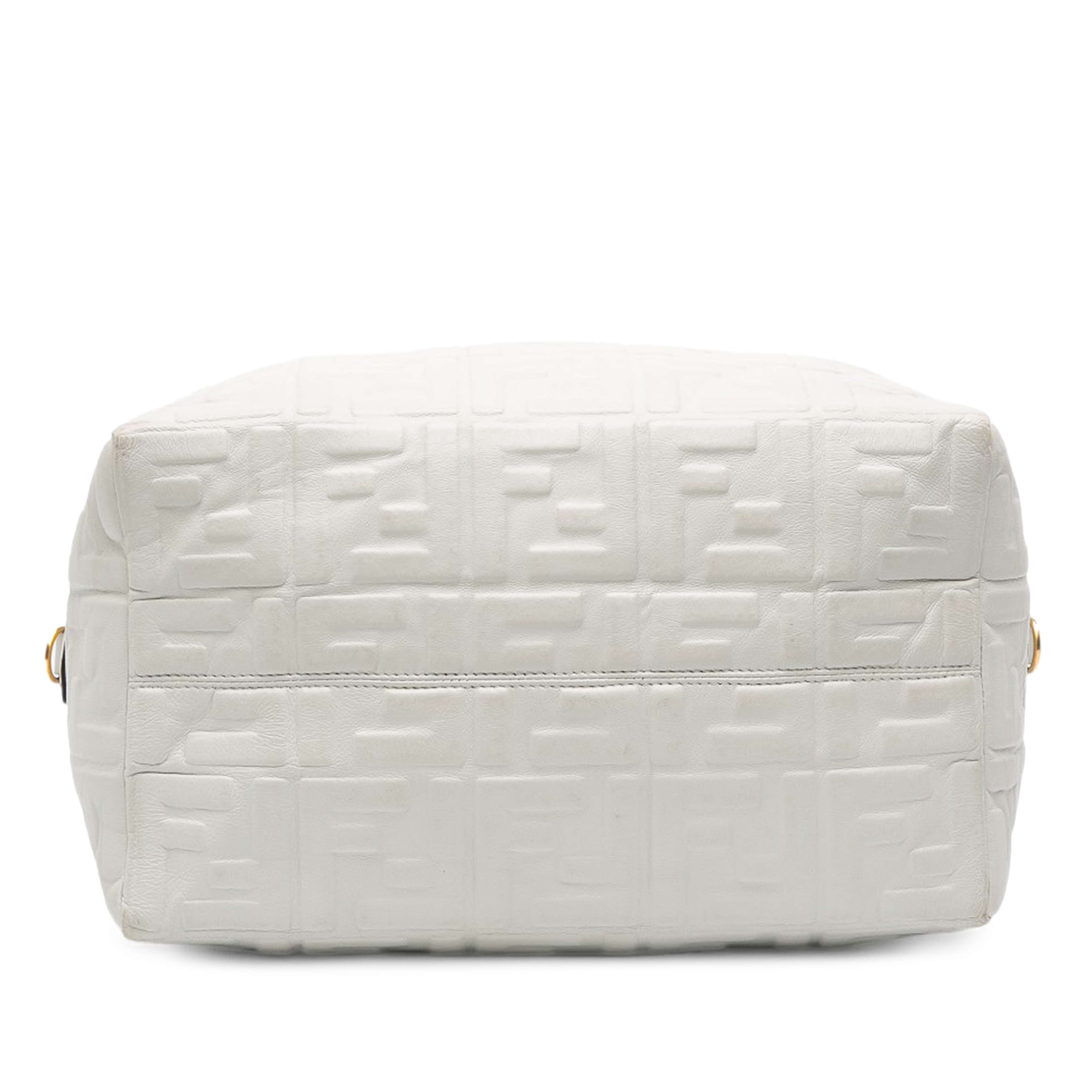 Fendi Zucca Embossed Nappa Ff 1974 Bauletto Piccolo Bag, från Luxclusif, i färgen white. Klicka för att öppna bilden i stort format