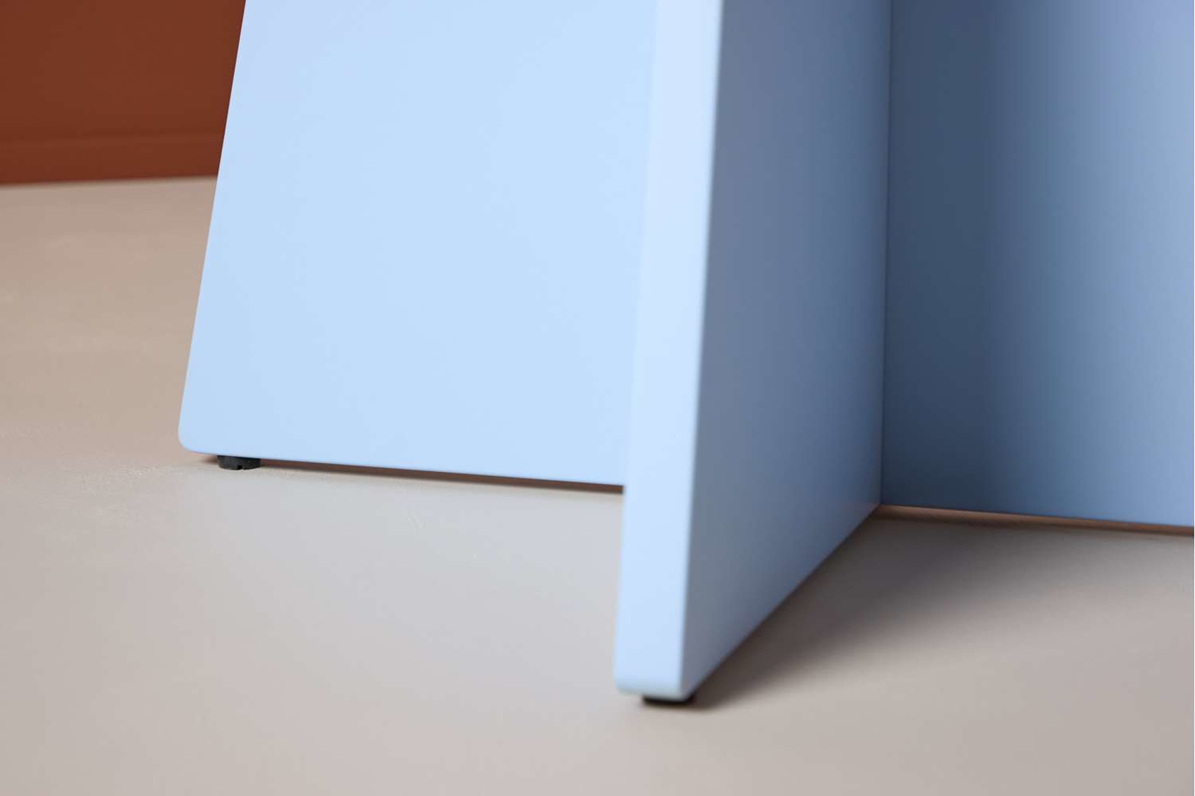 Bootcut Matbord, från Venture Home, i färgen blue. Klicka för att öppna bilden i stort format