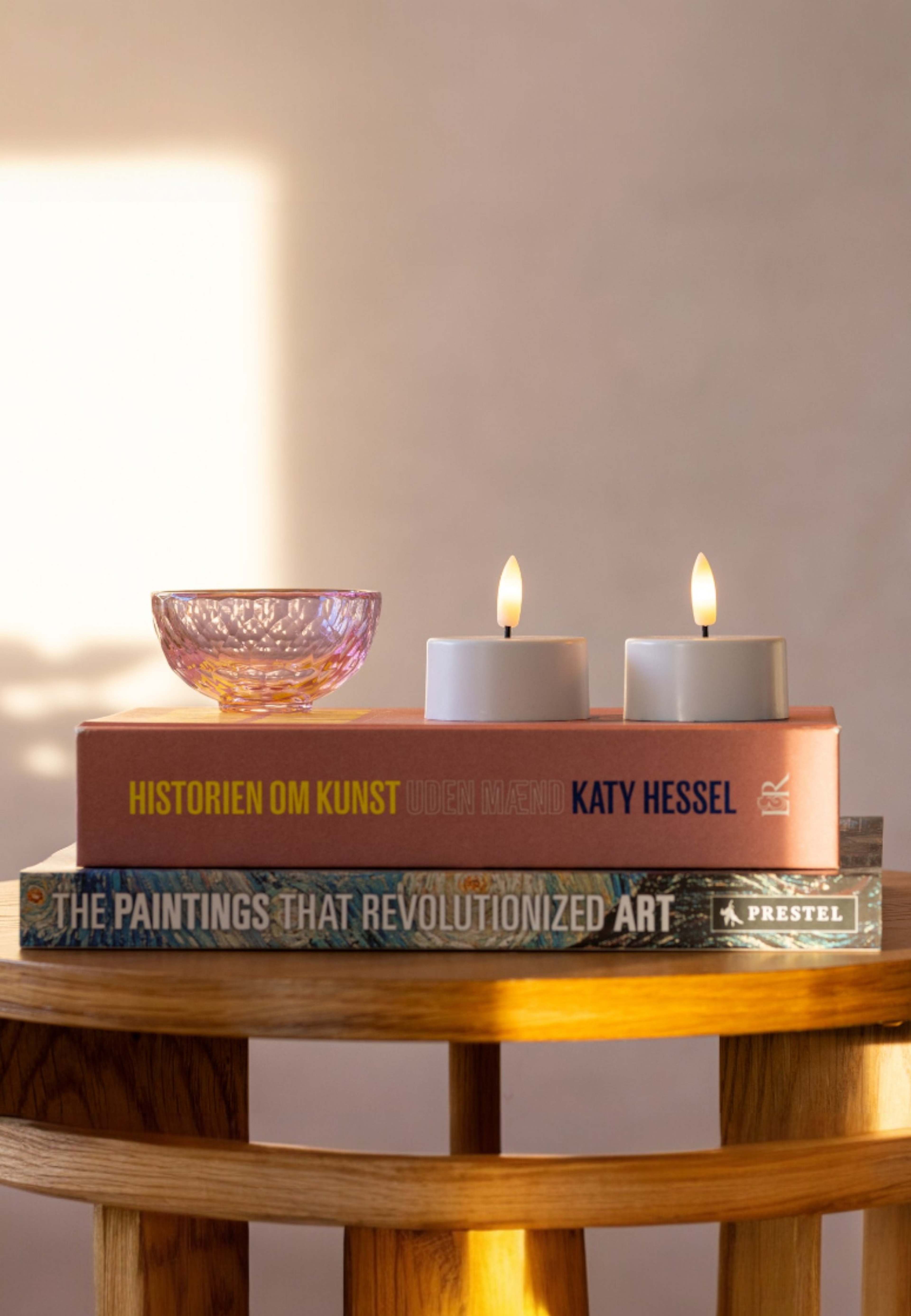 Sia Led-värmeljus Uppladdningsbar. 2 St, från Led Nordic, i färgen grå. Klicka för att öppna bilden i stort format