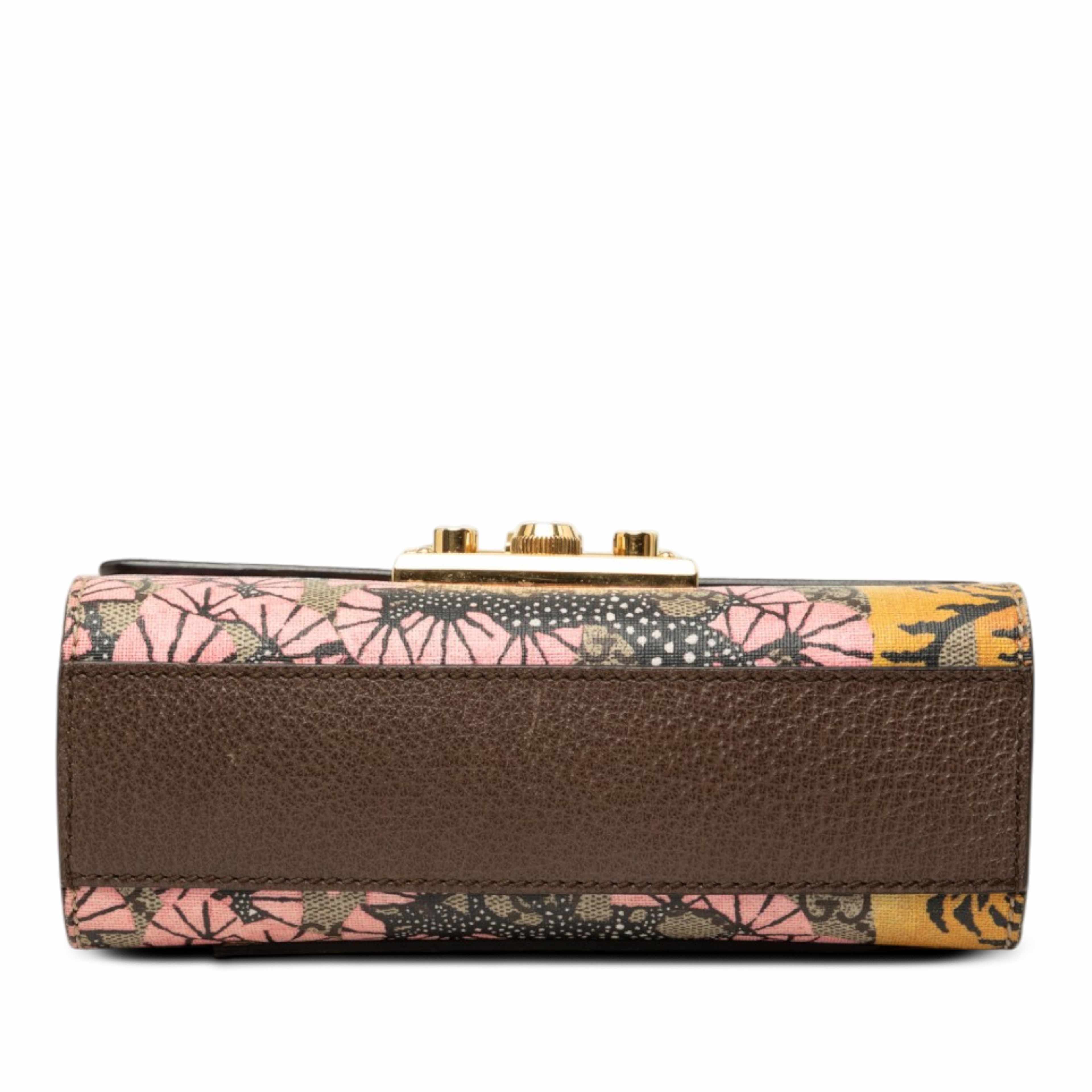 Gucci Small Gg Supreme Bengal Padlock Crossbody, från Luxclusif, i färgen beige. Klicka för att öppna bilden i stort format