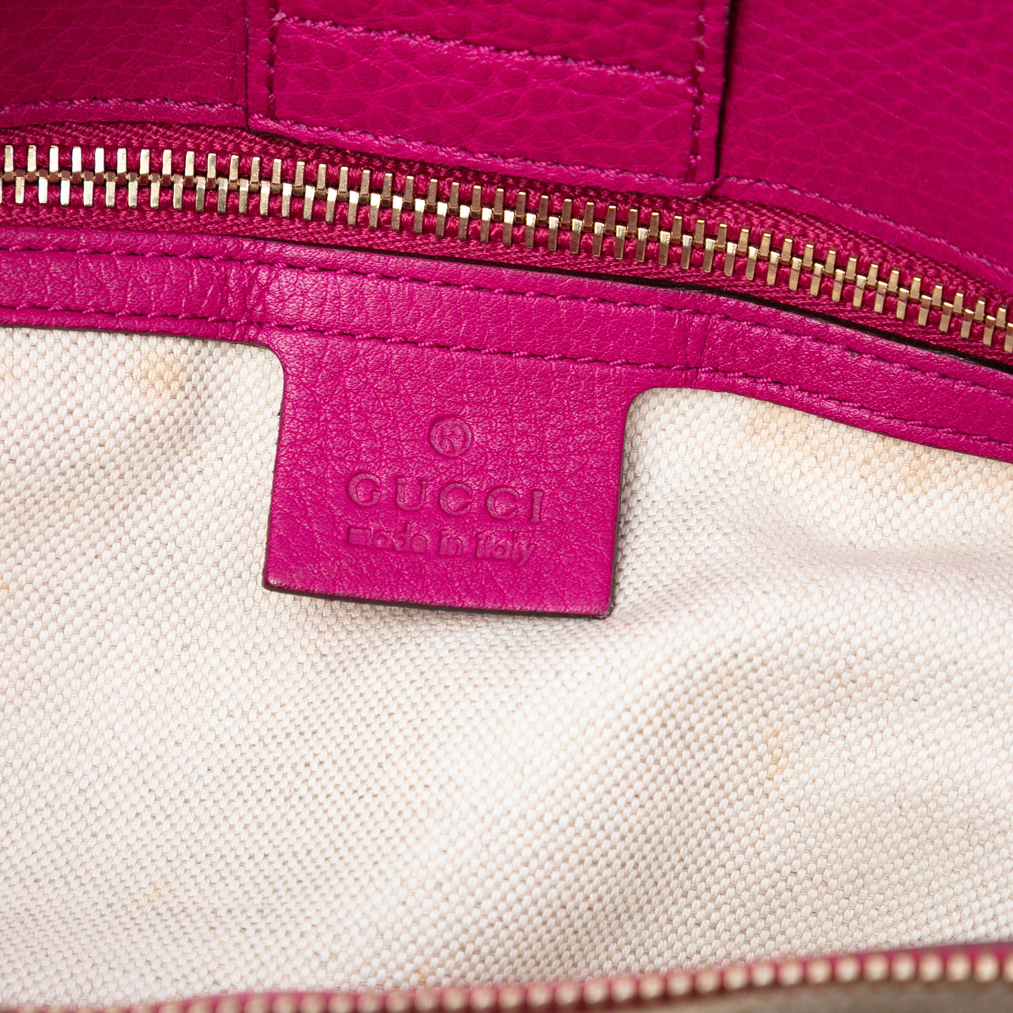 Gucci Medium Calfskin Bamboo Shopper Satchel, från Luxclusif, i färgen rosa. Klicka för att öppna bilden i stort format
