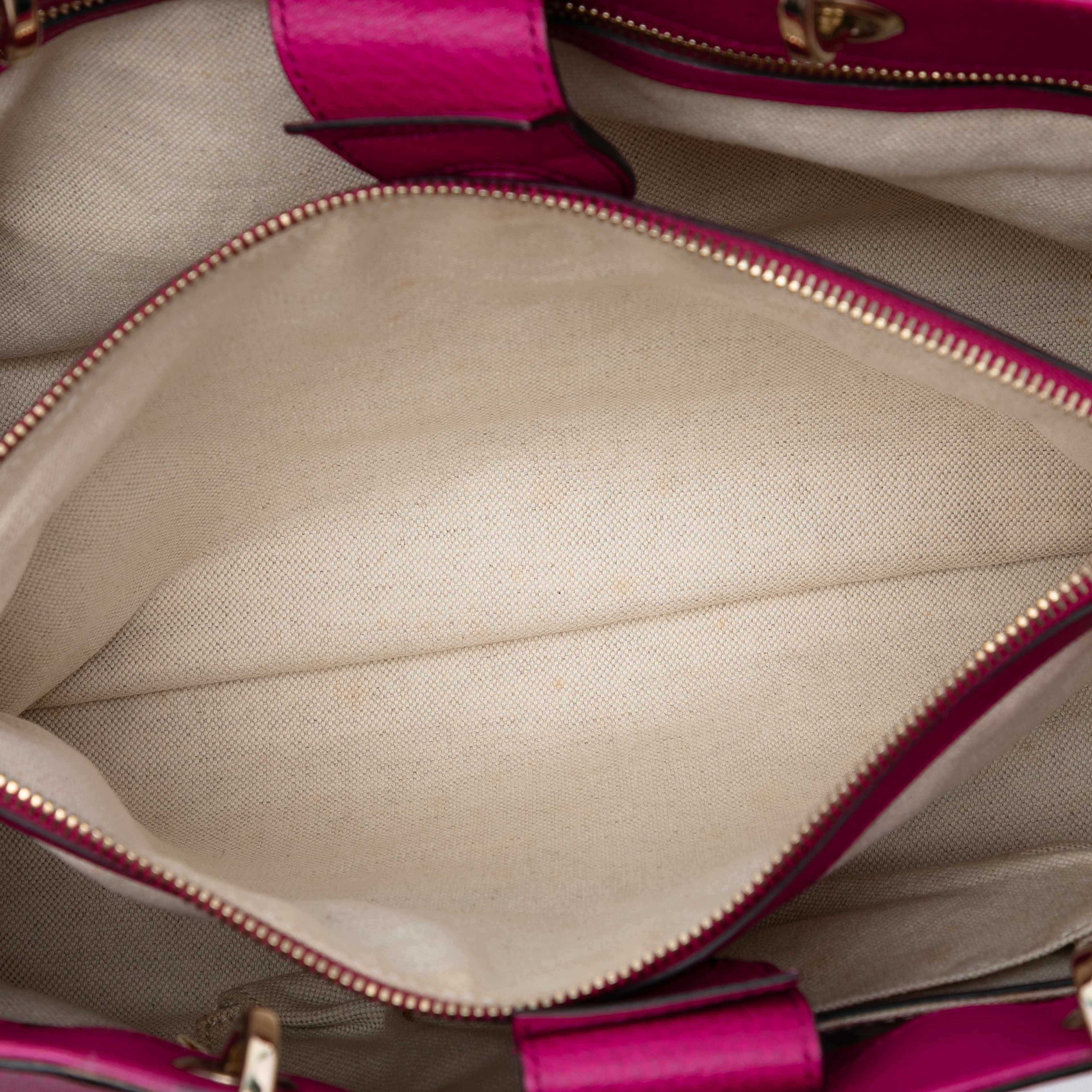 Gucci Medium Calfskin Bamboo Shopper Satchel, från Luxclusif, i färgen hot pink. Klicka för att öppna bilden i stort format