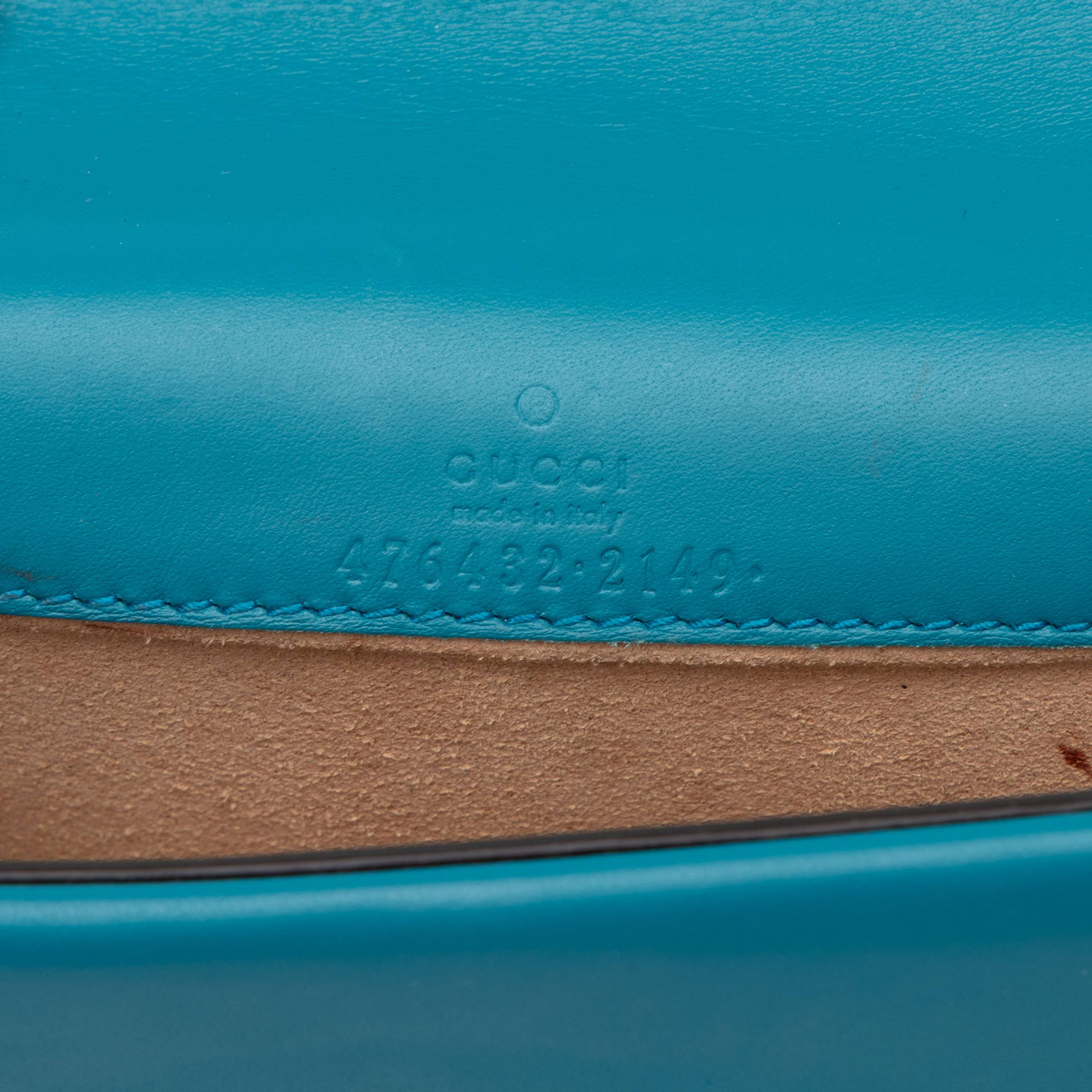 Gucci Mini Velvet Dionysus Crossbody, från Luxclusif, i färgen blå. Klicka för att öppna bilden i stort format