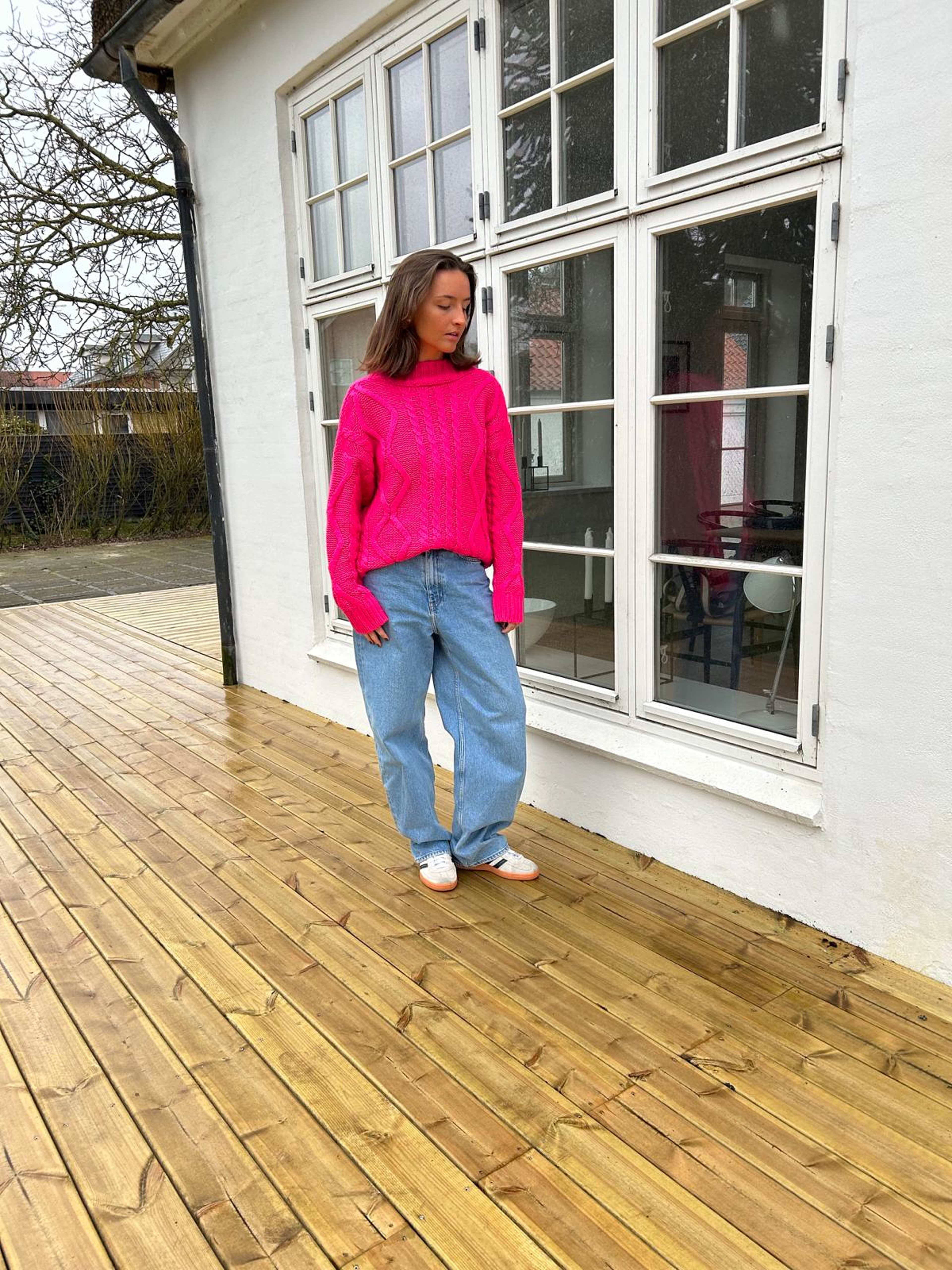 Carla, Long Cardigan Knit - Shocking Pink