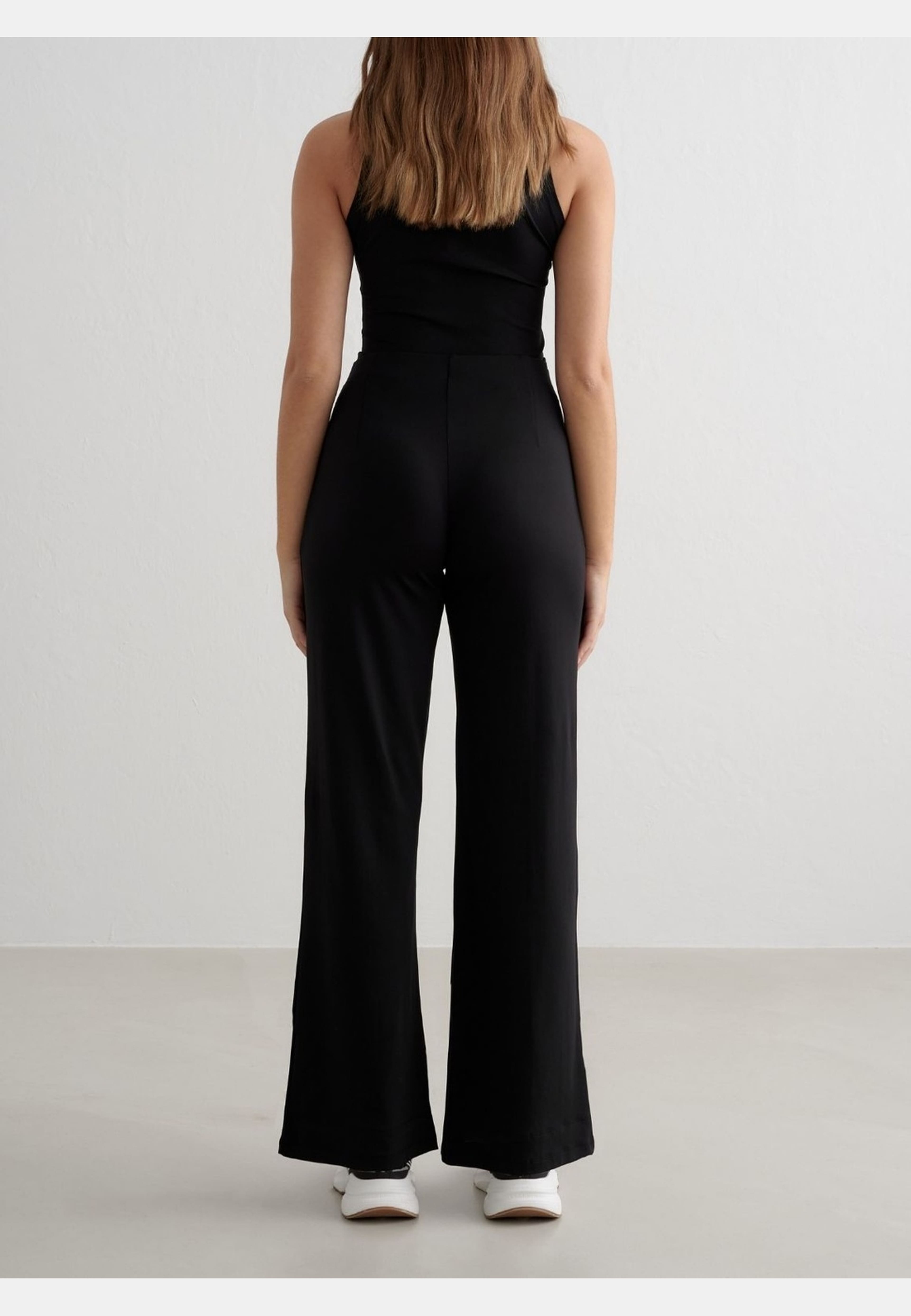 Essence Pants, från aim'n, i färgen black. Klicka för att öppna bilden i stort format