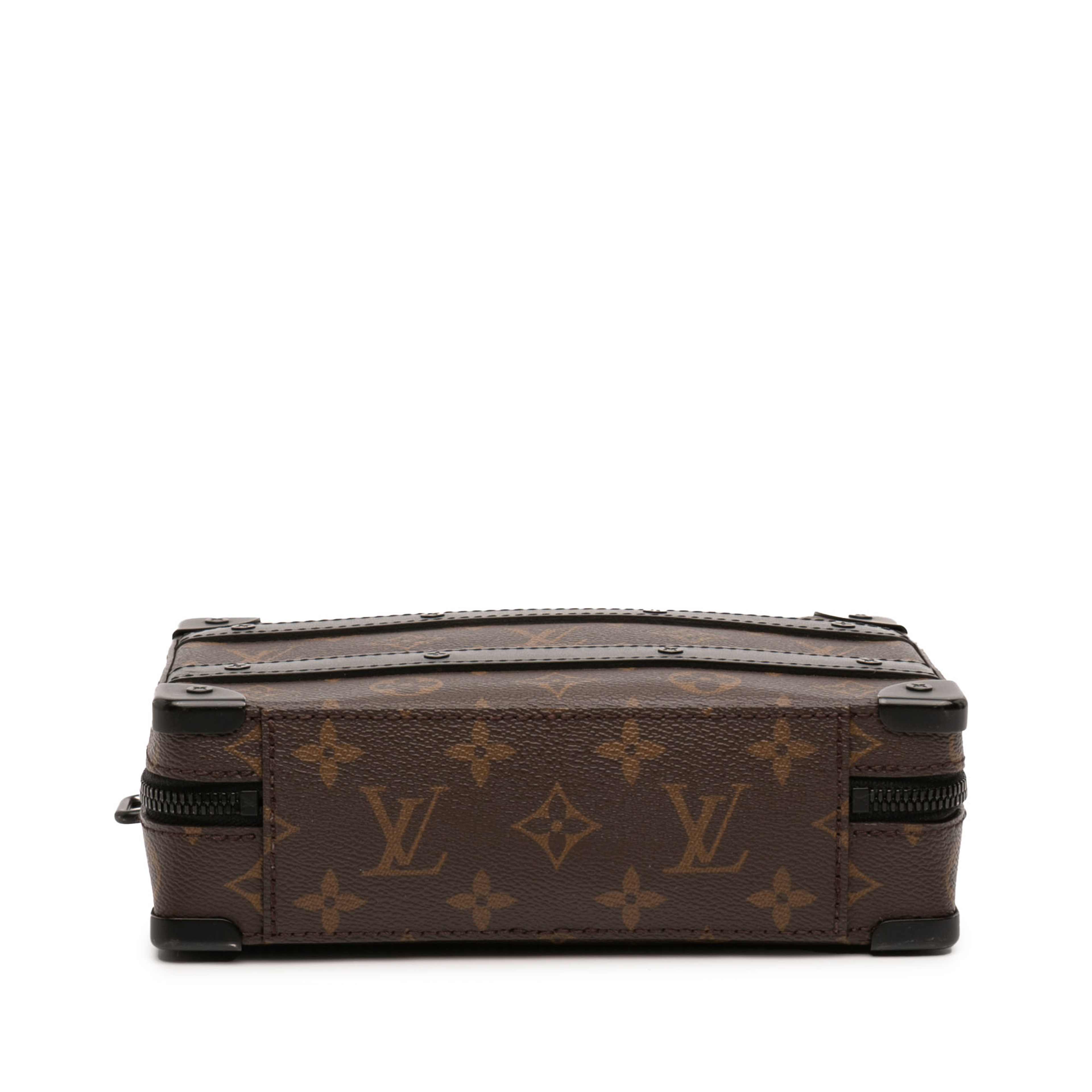 Louis Vuitton Monogram Macassar Handle Soft Trunk, från Luxclusif, i färgen brun. Klicka för att öppna bilden i stort format