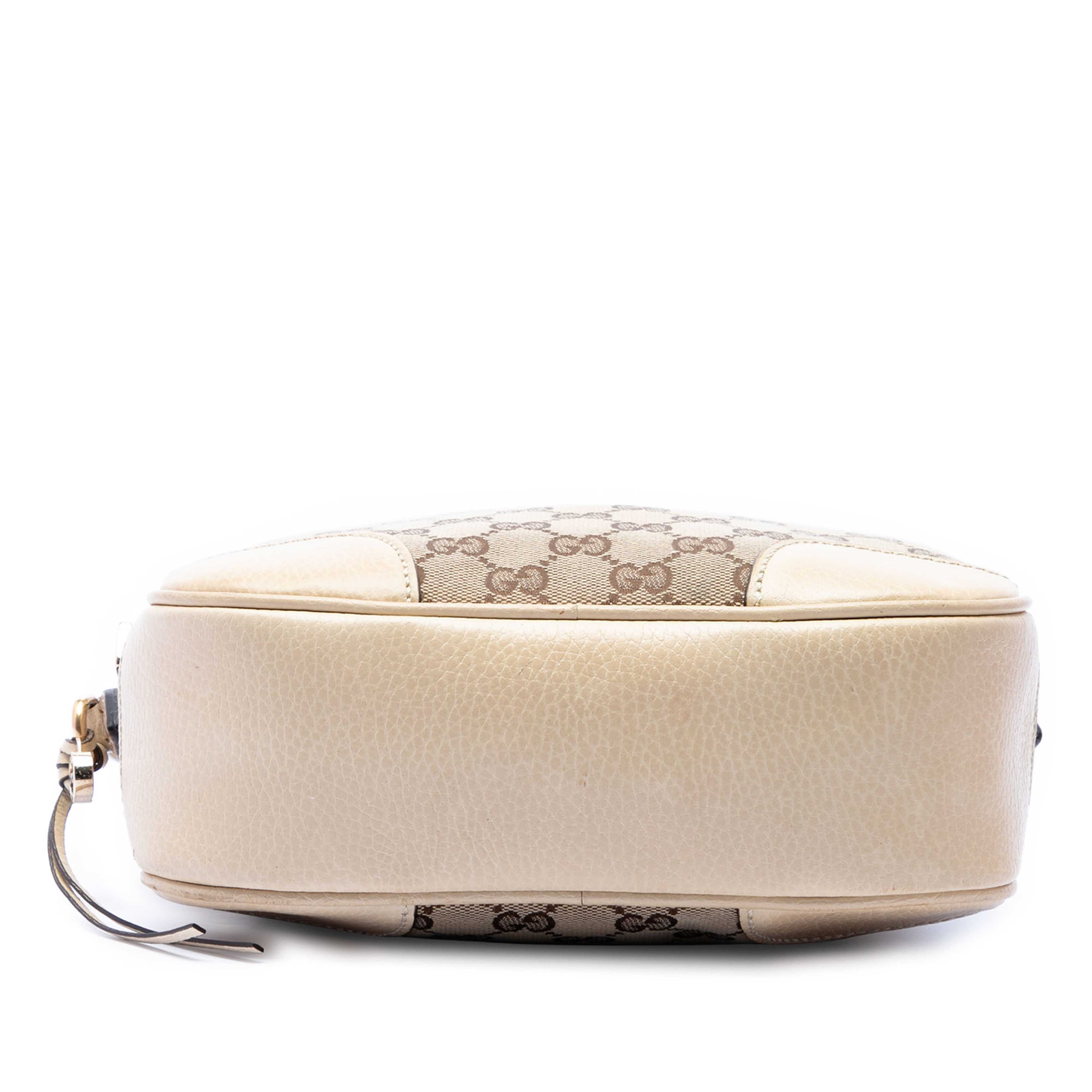 Gucci Gg Canvas Bree Crossbody, från Luxclusif, i färgen beige. Klicka för att öppna bilden i stort format