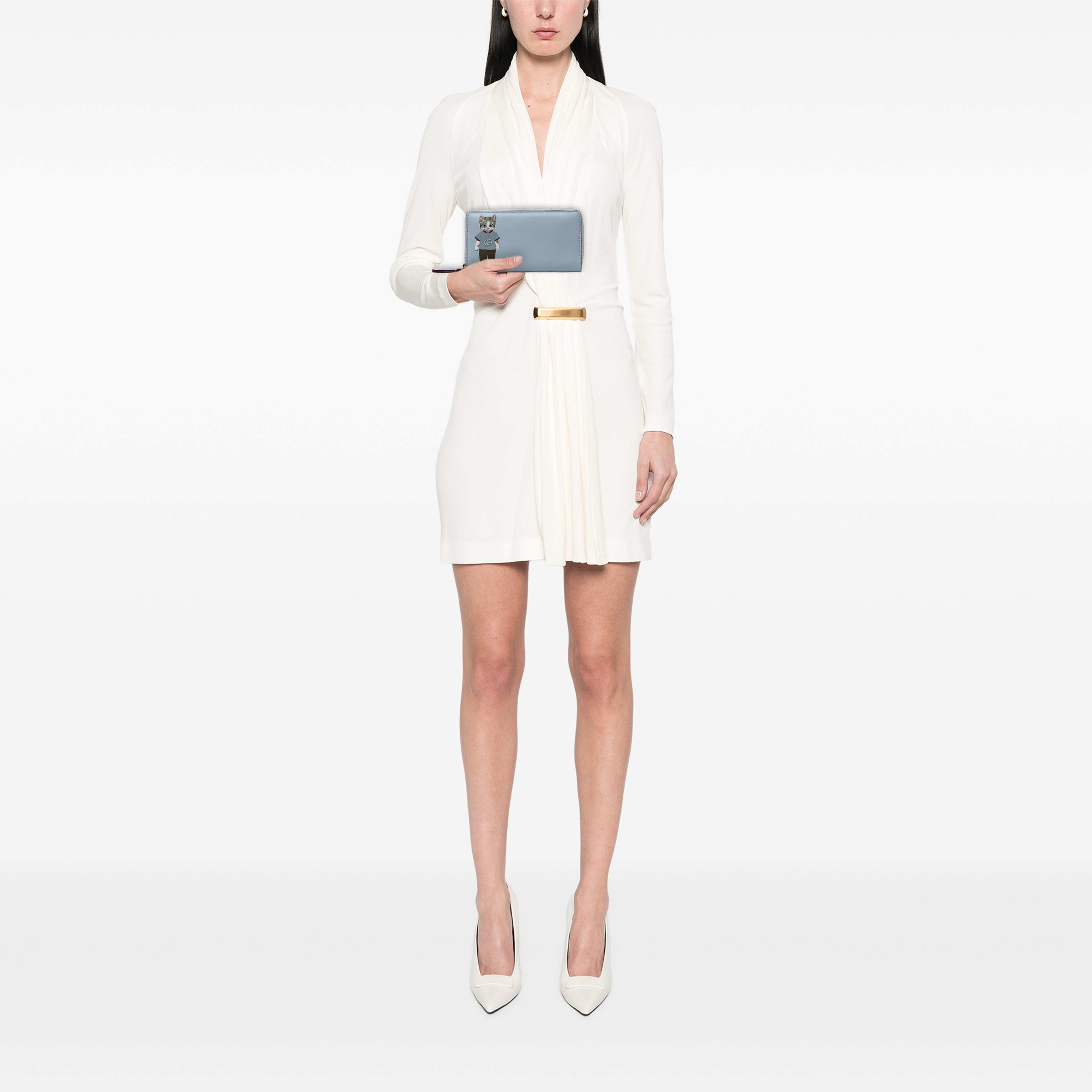 Gucci Yuko Higuchi Calfskin Cat Boris Zip Around Wallet, från Luxclusif, i färgen blå. Klicka för att öppna bilden i stort format