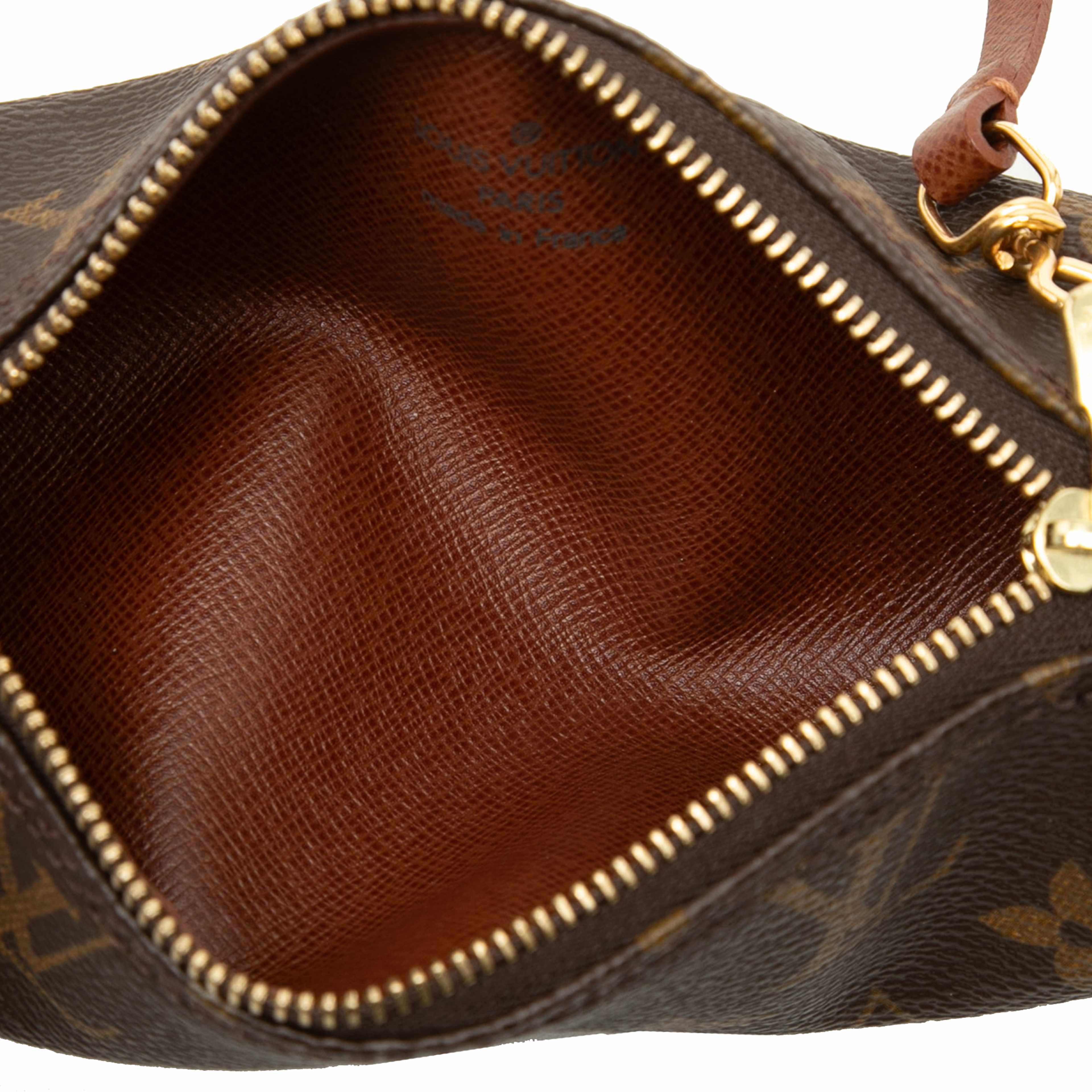 Louis Vuitton Monogram Papillon Pochette, från Luxclusif, i färgen brown. Klicka för att öppna bilden i stort format