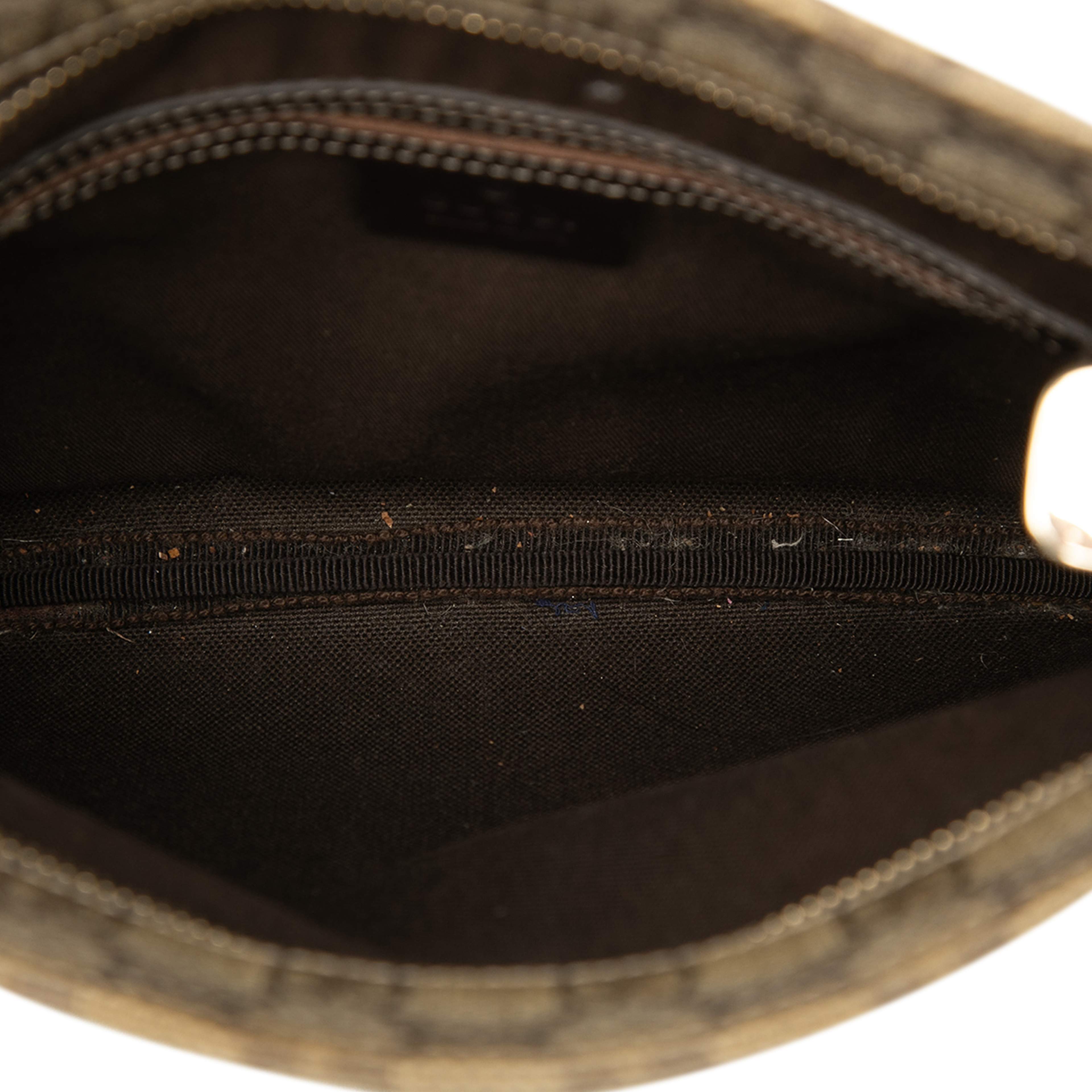 Gucci Gg Supreme Crossbody, från Luxclusif, i färgen beige. Klicka för att öppna bilden i stort format