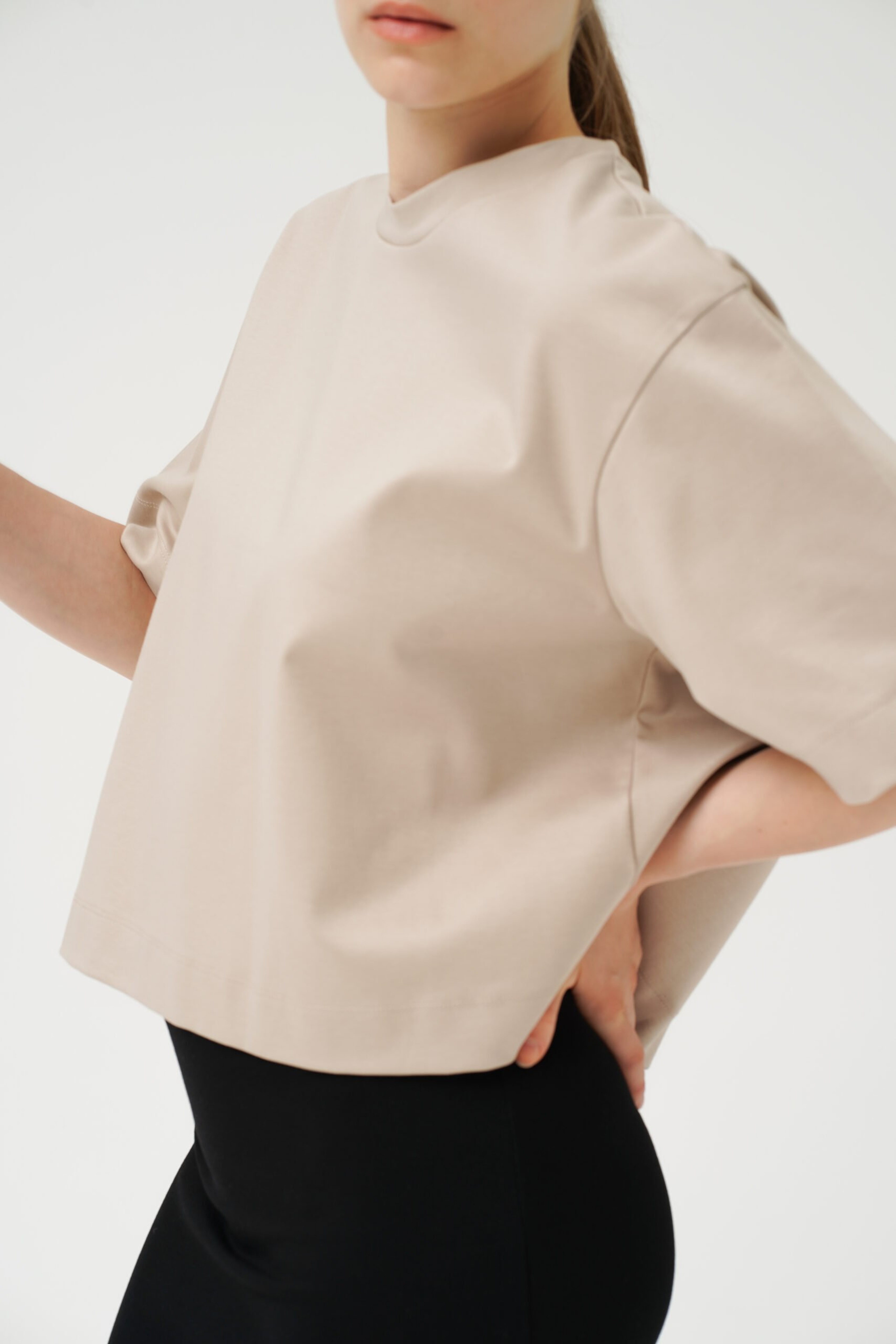 Mia Tee - Ceramic, från Residus, i färgen beige. Klicka för att öppna bilden i stort format