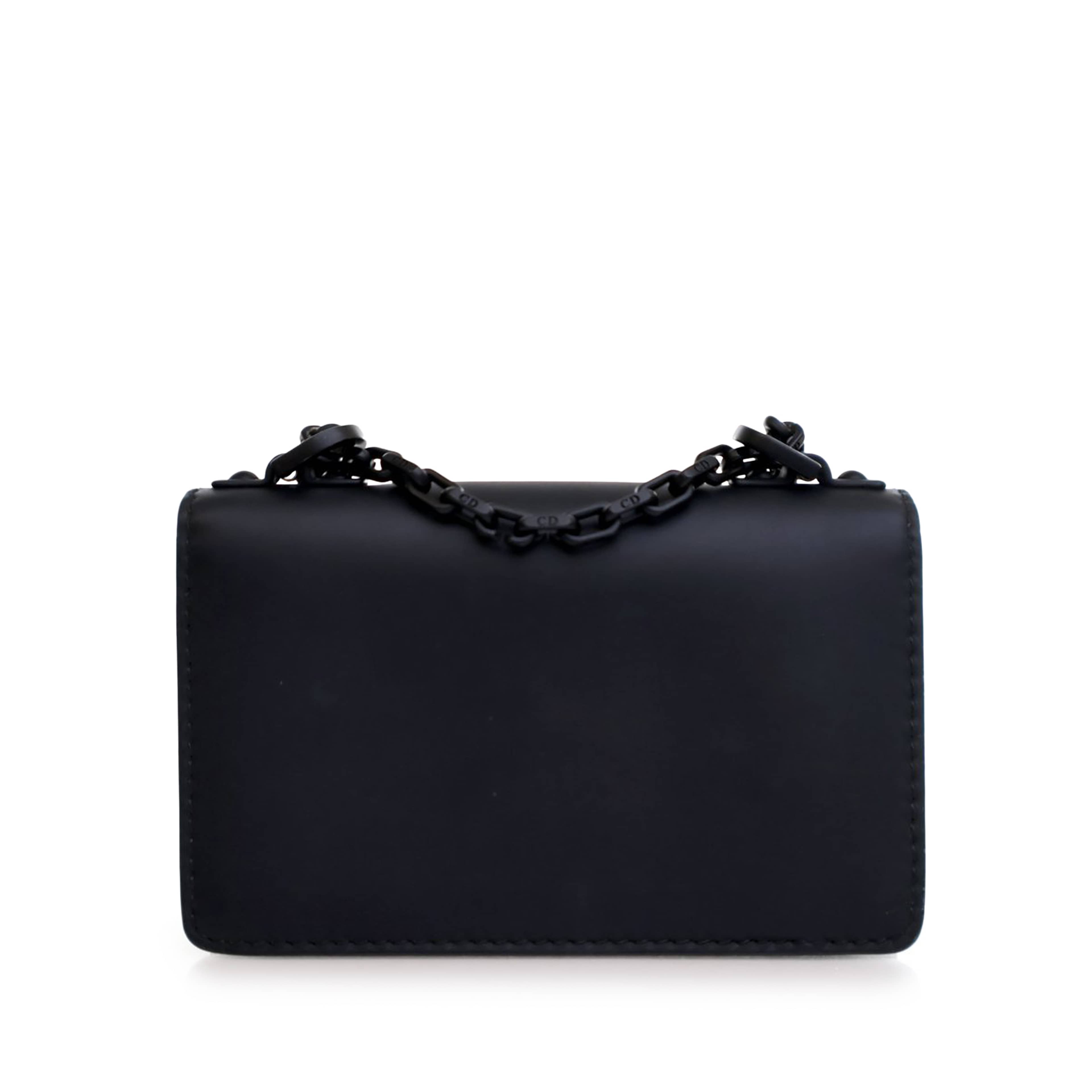 Dior Mini Ultra Matte Calfskin J'adior Chain Flap, från Luxclusif, i färgen black. Klicka för att öppna bilden i stort format