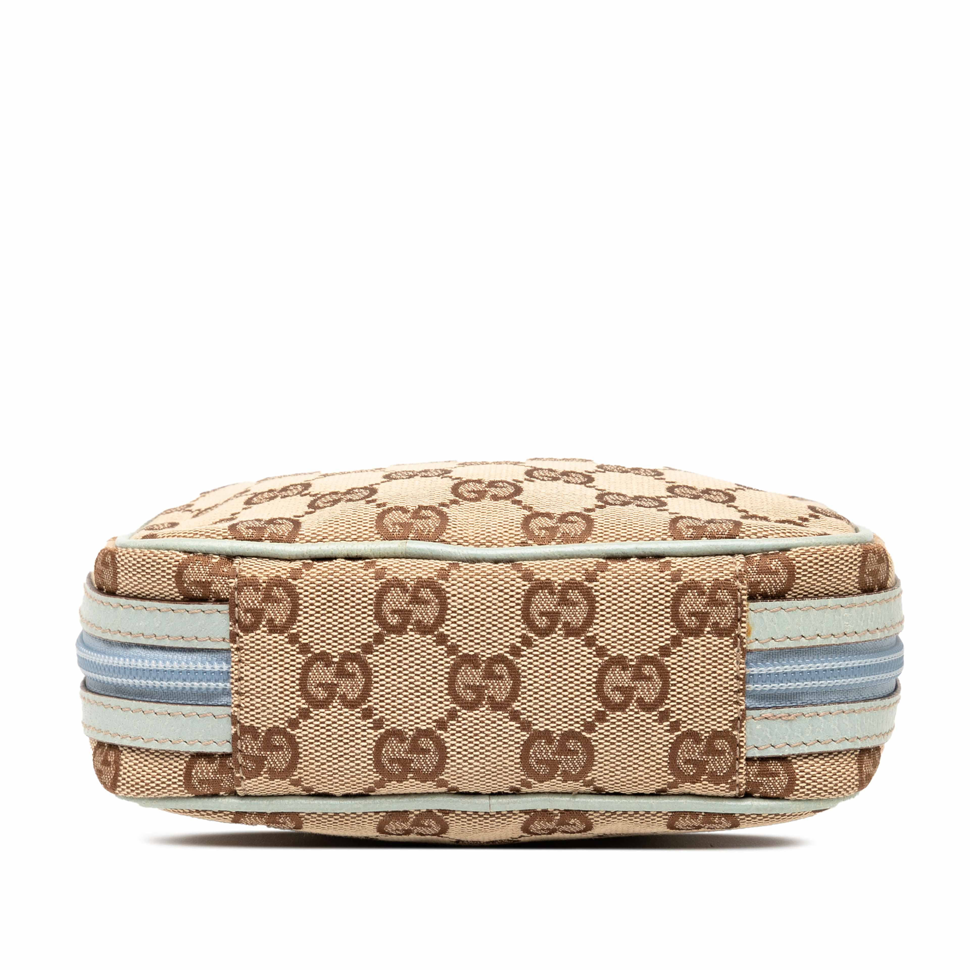 Gucci Gg Canvas Pouch, från Luxclusif, i färgen beige. Klicka för att öppna bilden i stort format