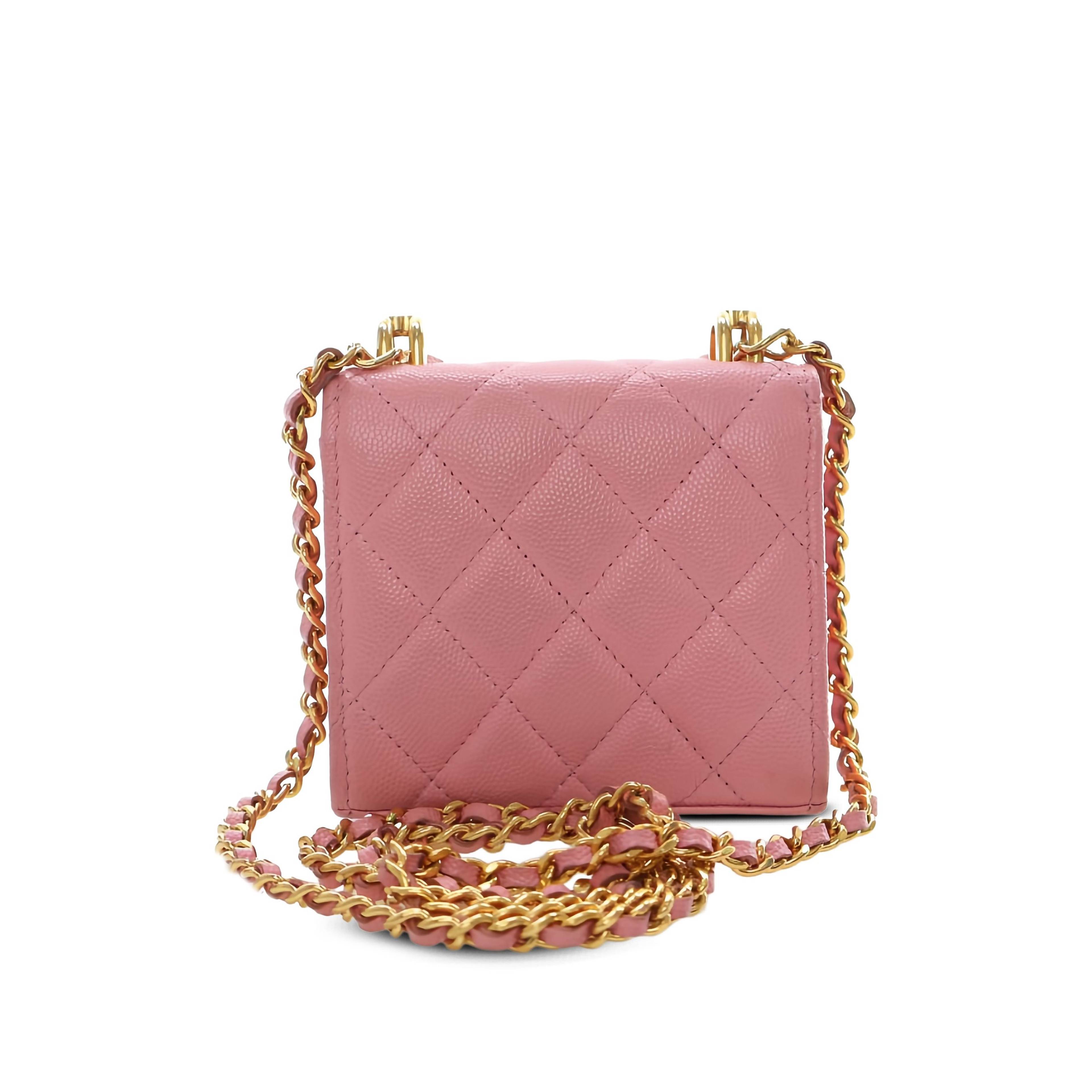Chanel Mini Cc Quilted Caviar Top Handle Clutch With Chain, från Luxclusif, i färgen rosa. Klicka för att öppna bilden i stort format
