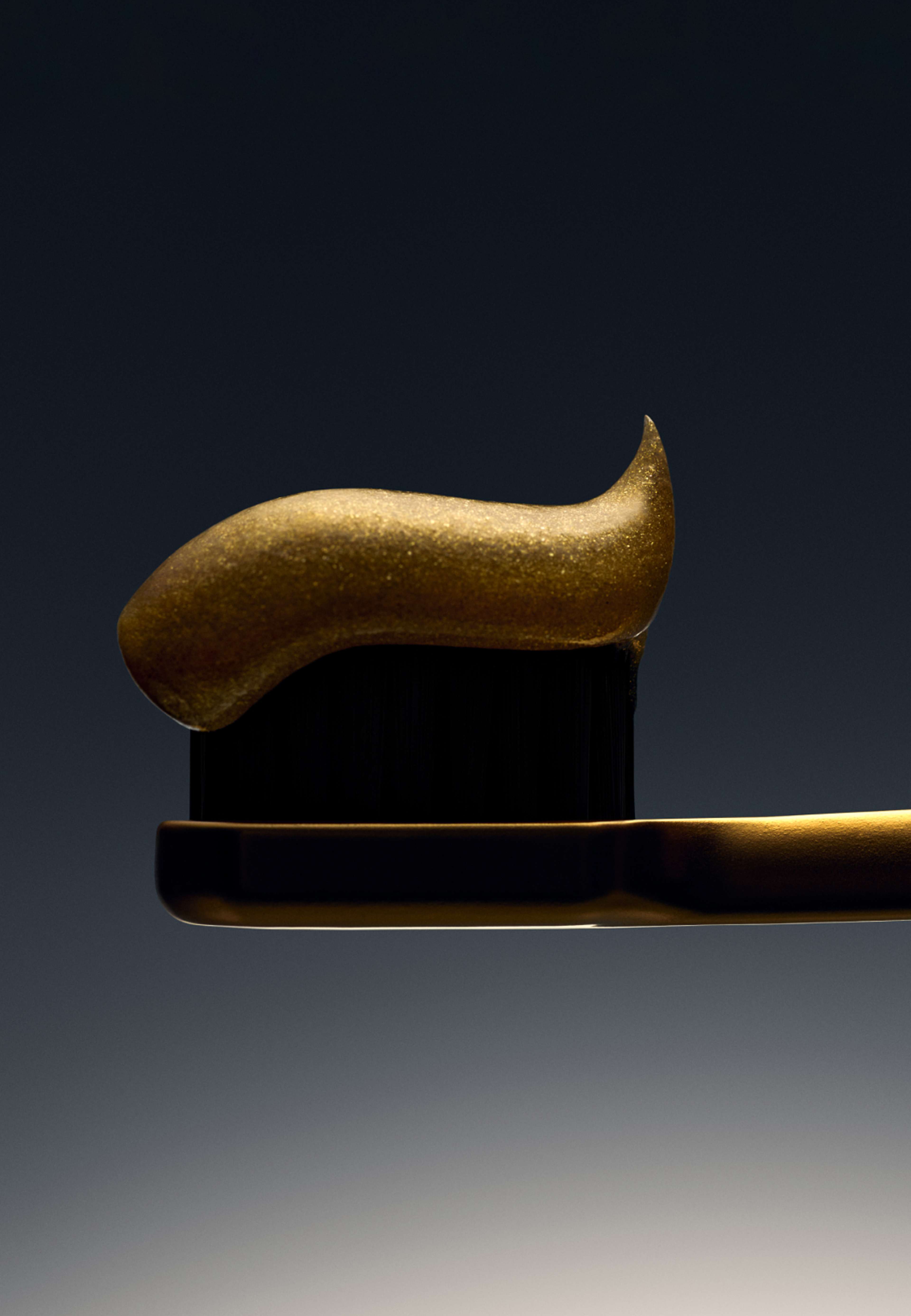 Aurezzi Tandkräm Svart/Guld