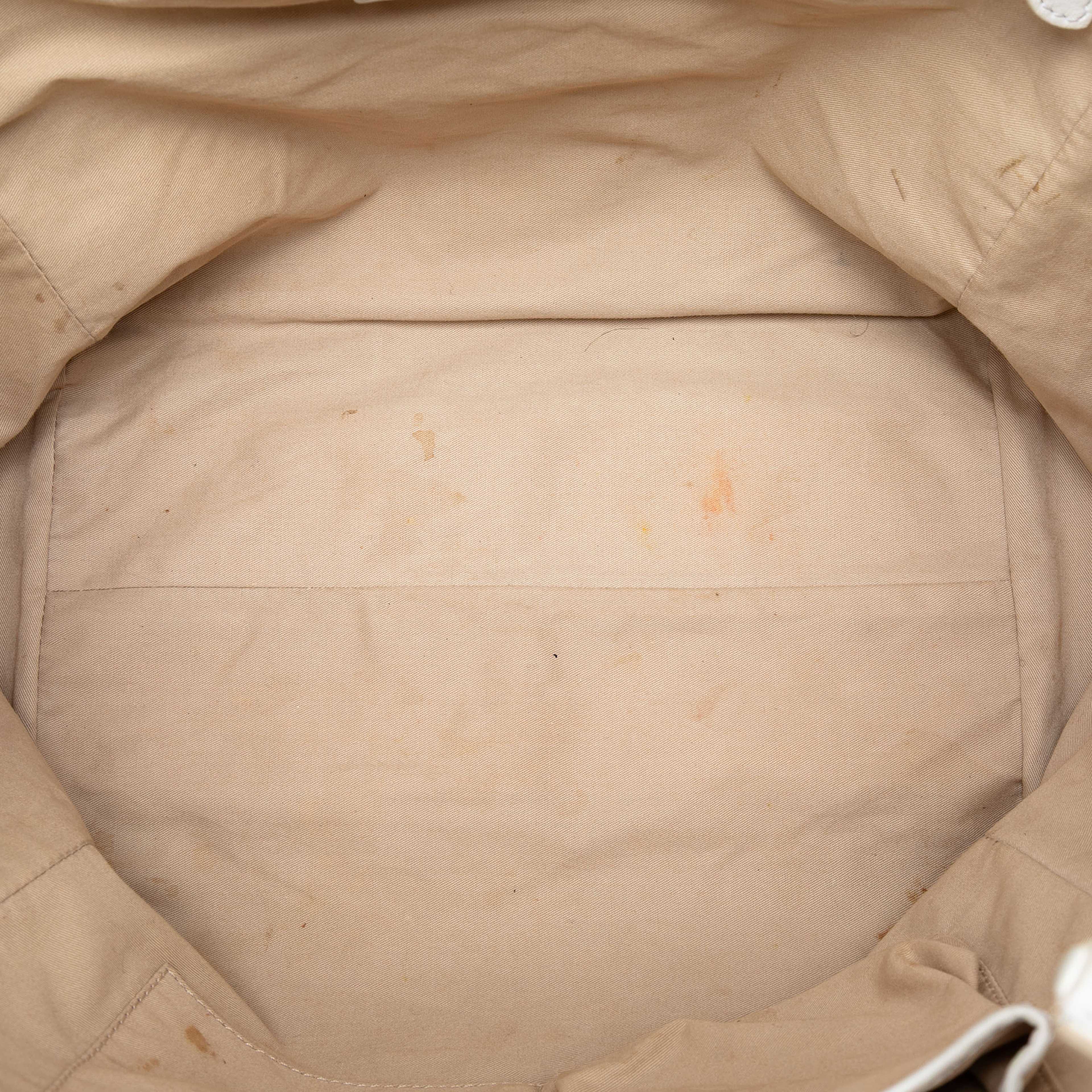 Burberry Small Leather Trimmed Haymarket Check Coated Canvas Canterbury Tote, från Luxclusif, i färgen beige. Klicka för att öppna bilden i stort format