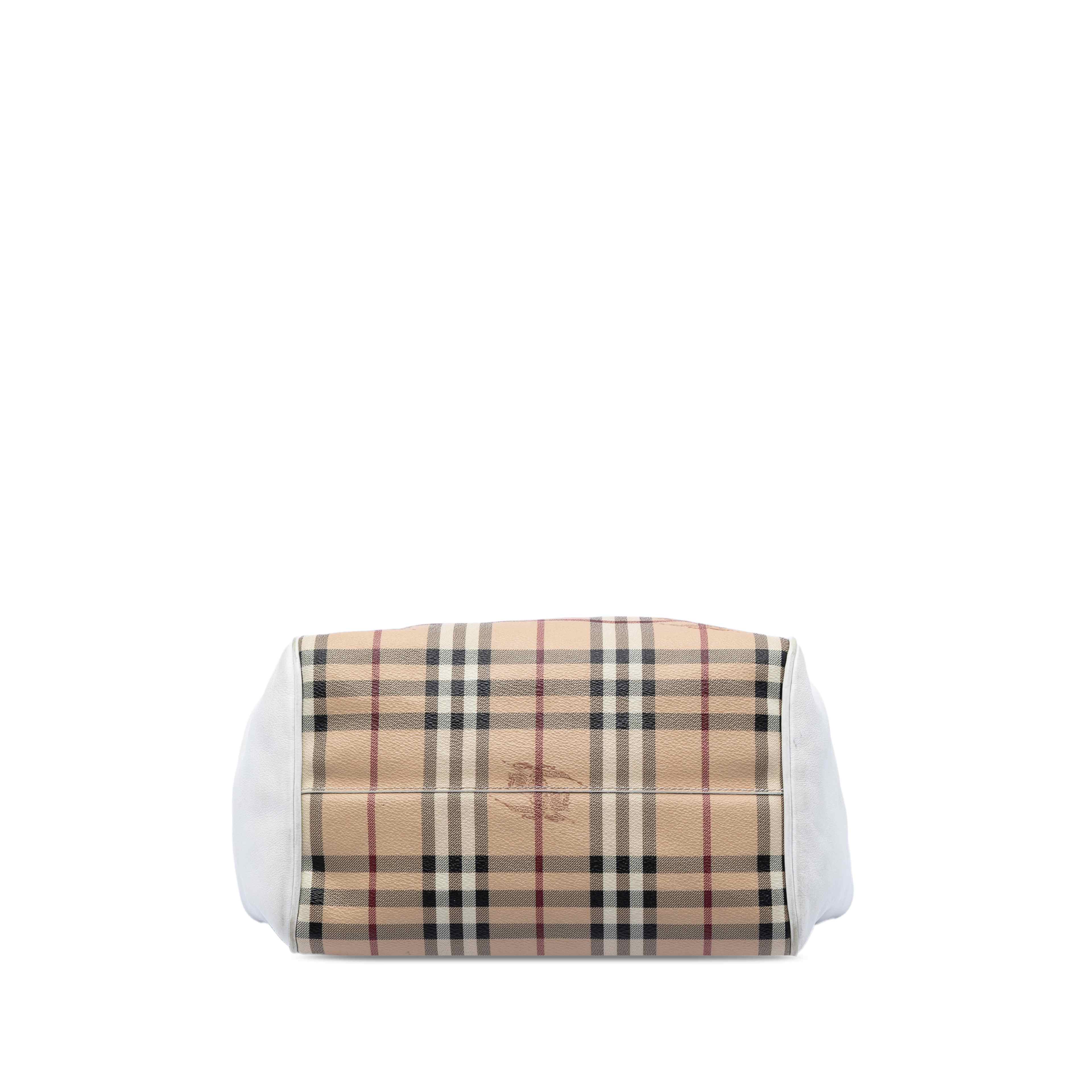 Burberry Small Leather Trimmed Haymarket Check Coated Canvas Canterbury Tote, från Luxclusif, i färgen beige. Klicka för att öppna bilden i stort format
