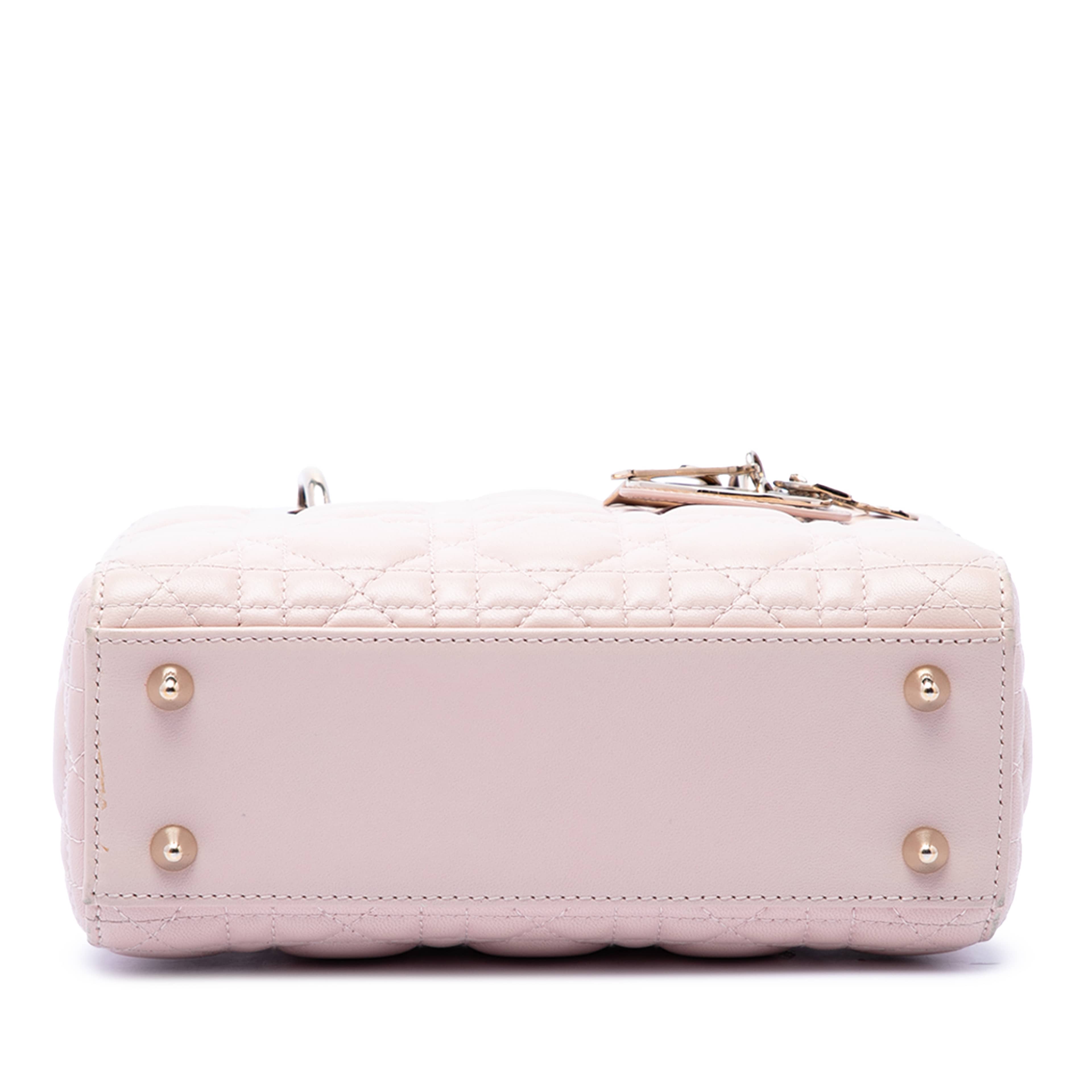 Dior Small Lambskin Cannage My Abcdior Lady Dior, från Luxclusif, i färgen rosa. Klicka för att öppna bilden i stort format