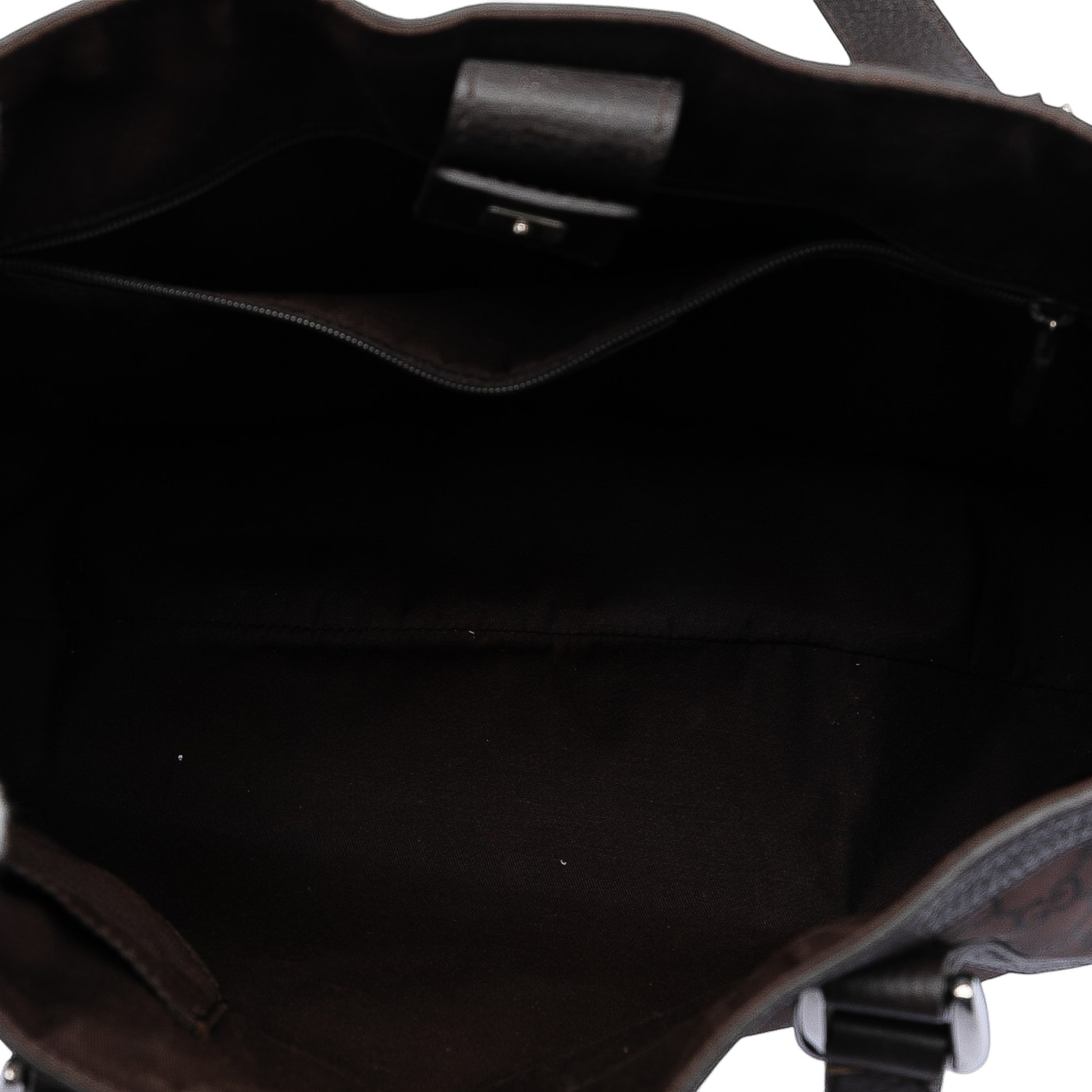 Gucci Gg Canvas Abbey D Ring Convertible Satchel, från Luxclusif, i färgen dark brown. Klicka för att öppna bilden i stort format