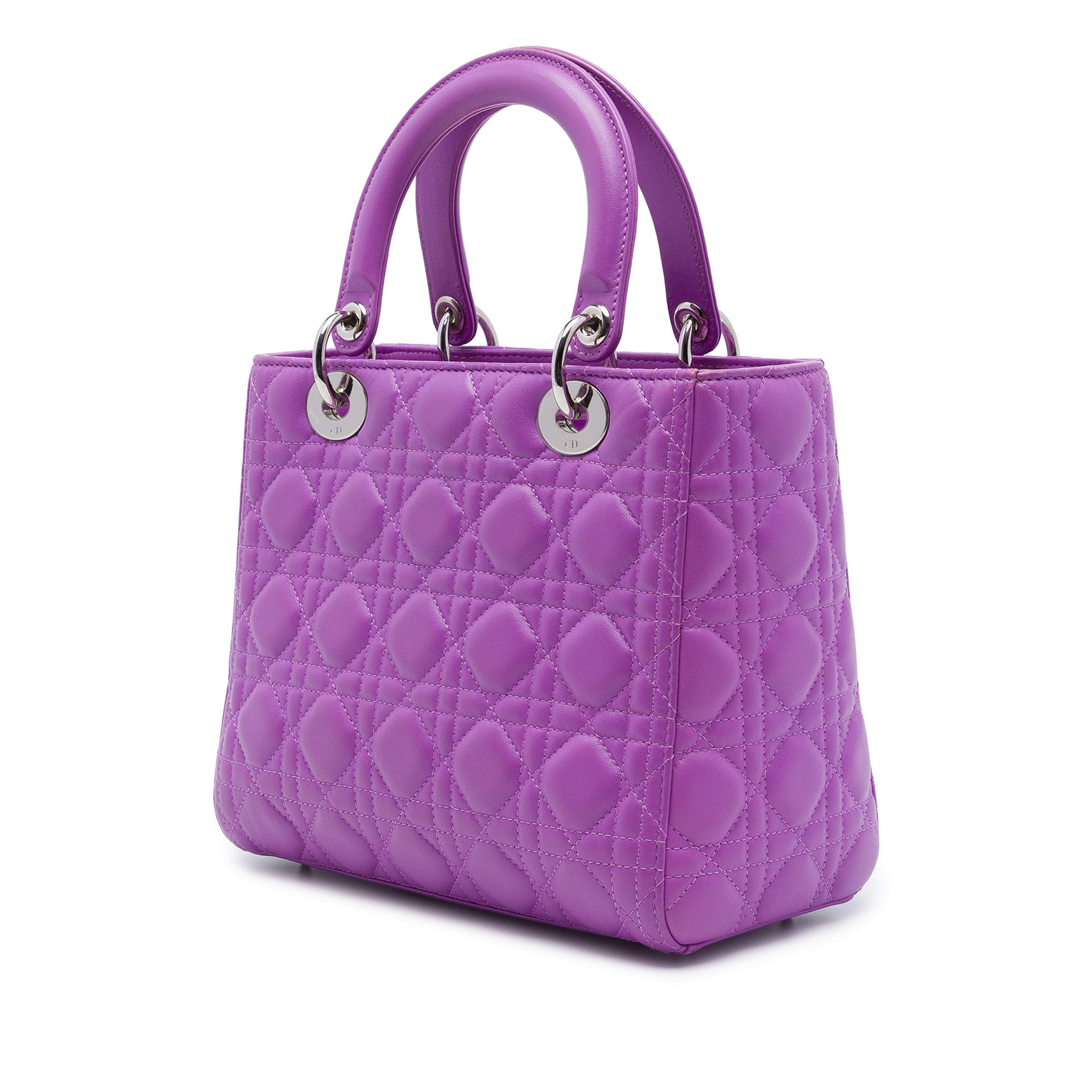 Dior Medium Lambskin Cannage Lady Dior, från Luxclusif, i färgen purpur. Klicka för att öppna bilden i stort format