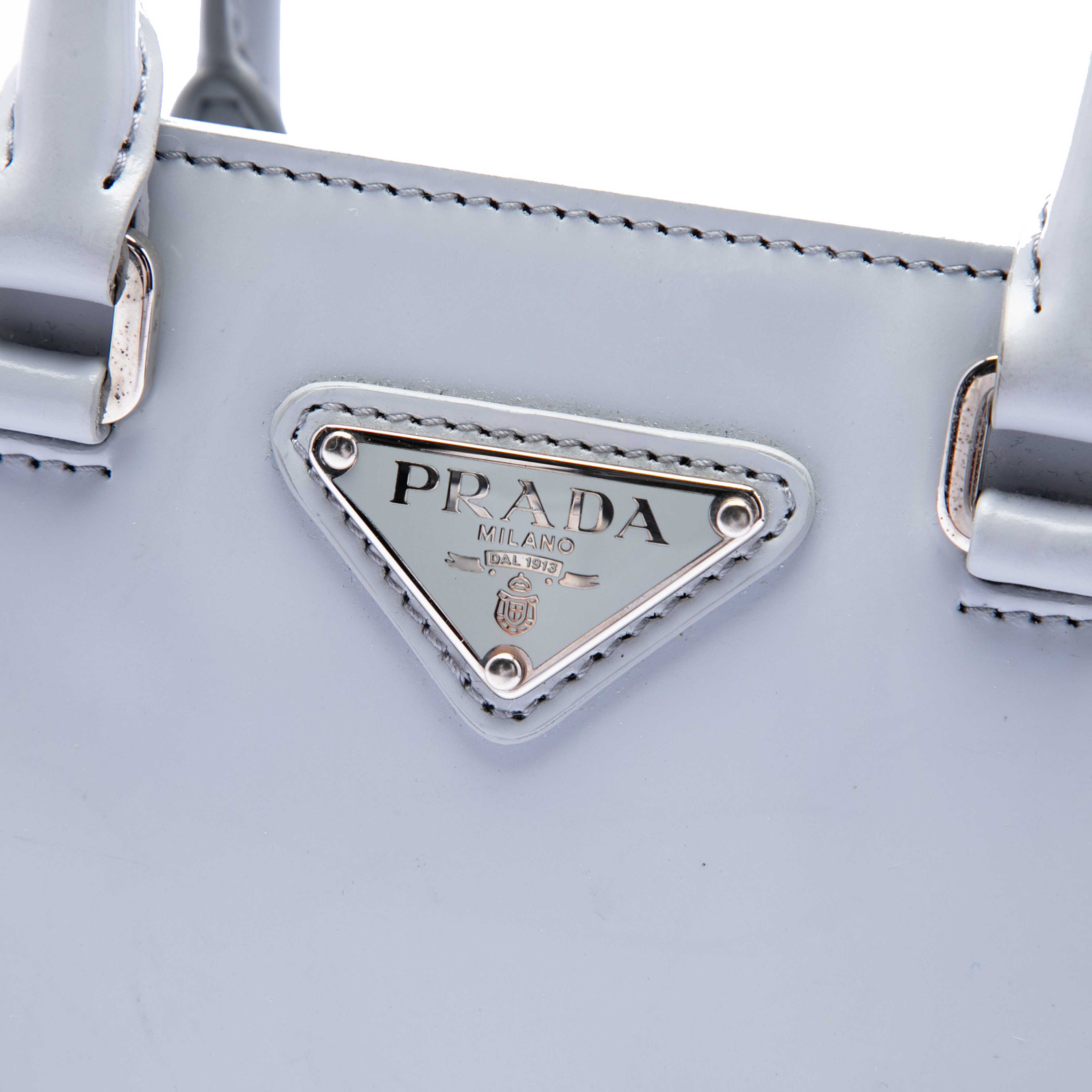 Prada Small Spazzolato Leather Satchel, från Luxclusif, i färgen blå. Klicka för att öppna bilden i stort format