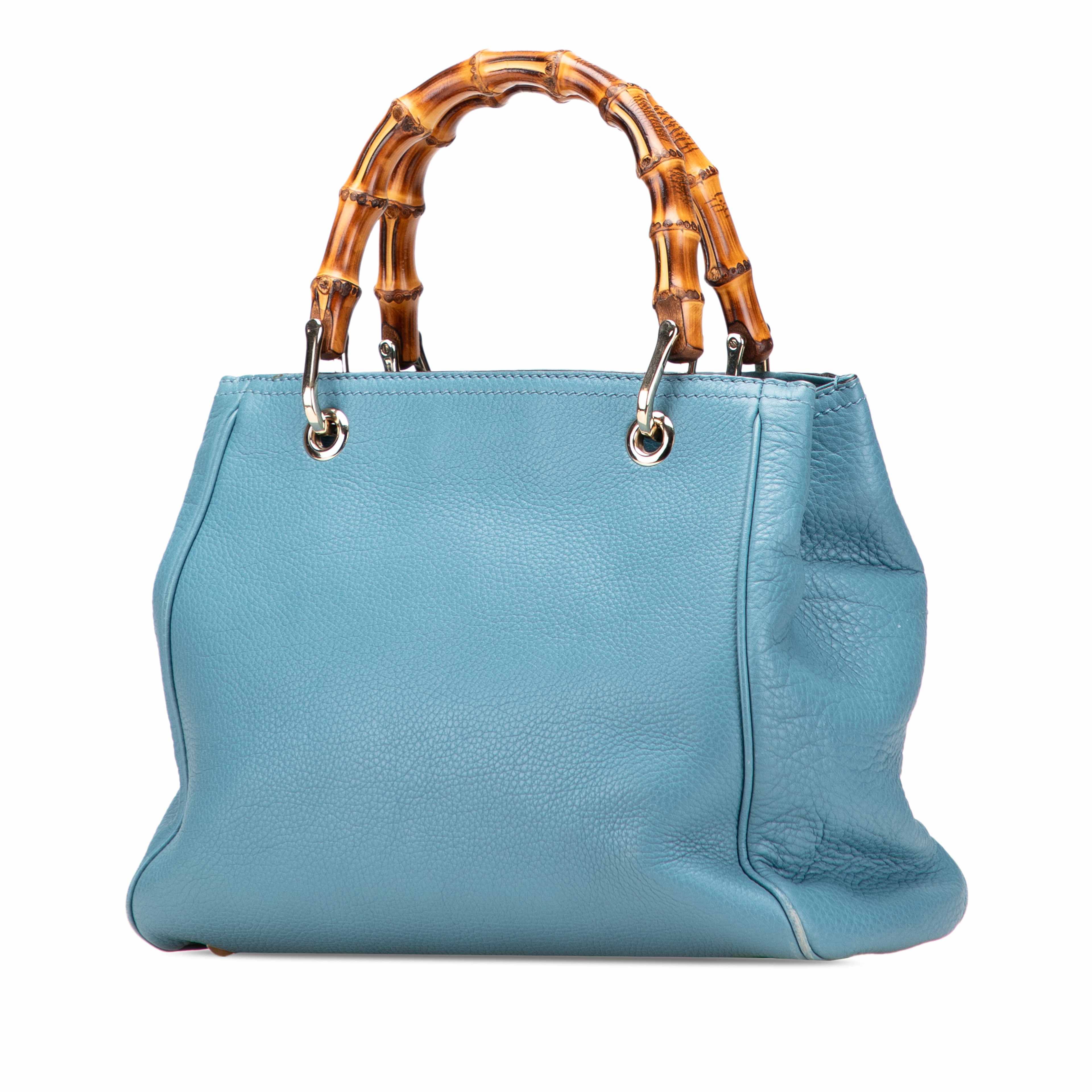 Gucci Small Calfskin Bamboo Shopper Satchel, från Luxclusif, i färgen light blue. Klicka för att öppna bilden i stort format