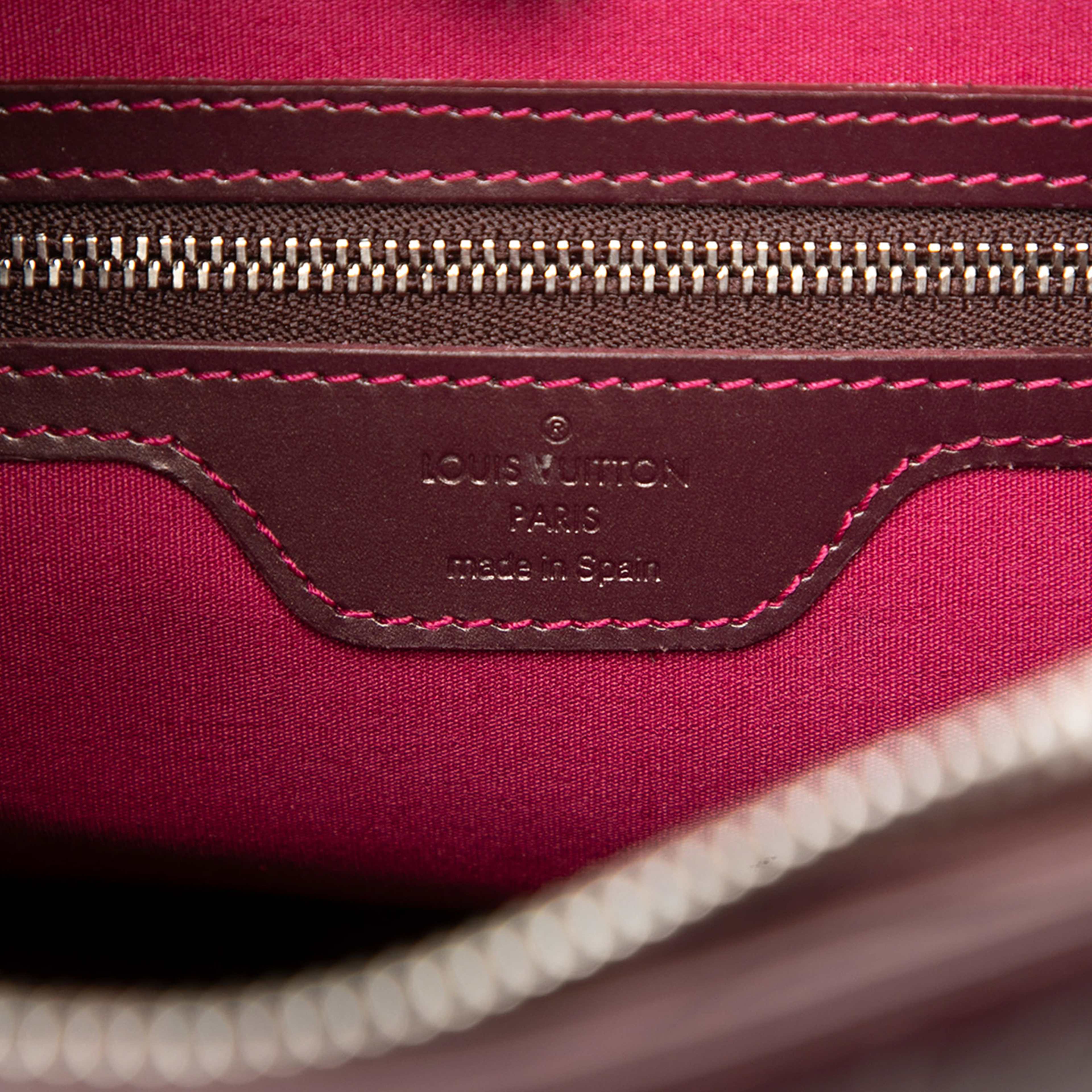 Louis Vuitton Monogram Mat Stockton, från Luxclusif, i färgen burgundy. Klicka för att öppna bilden i stort format