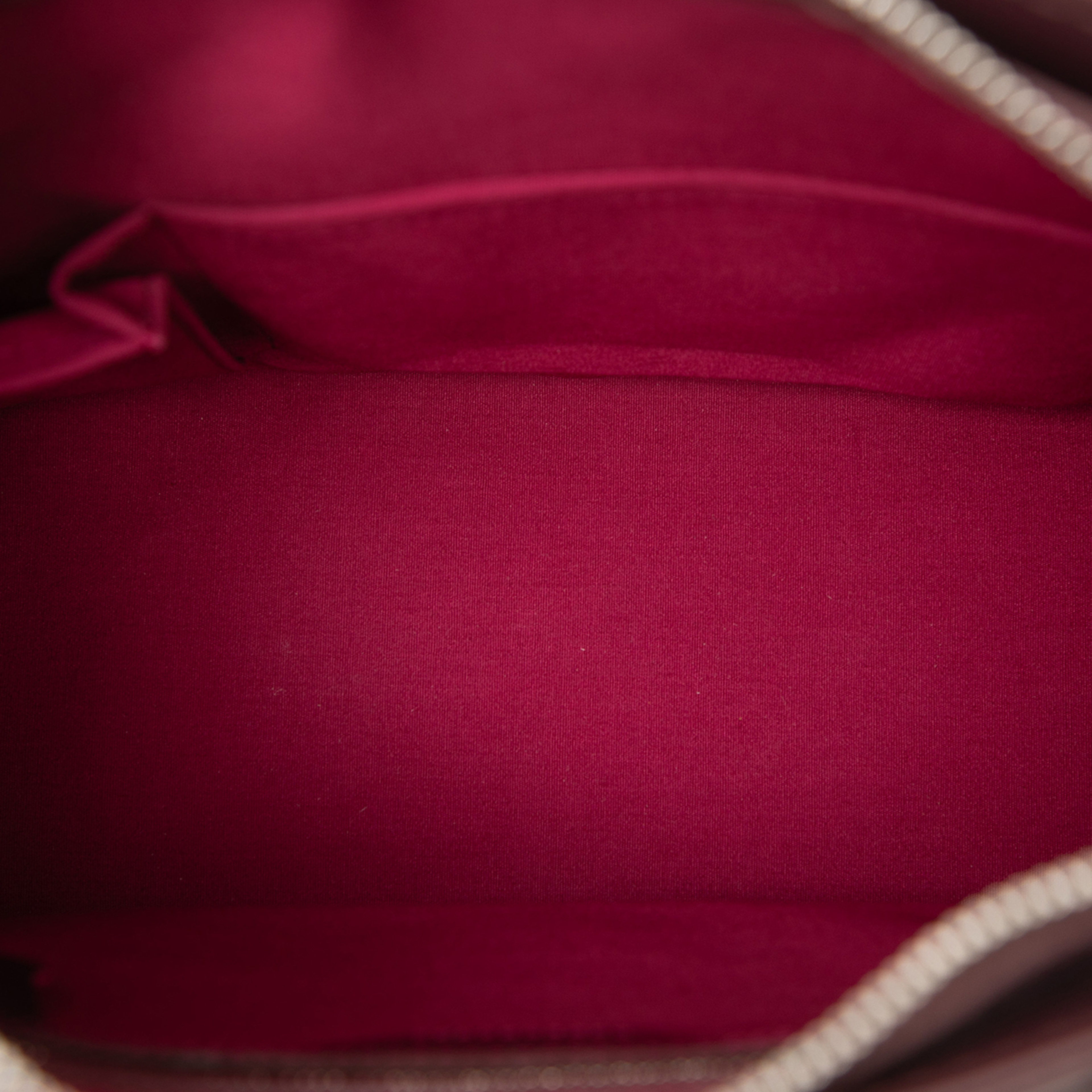 Louis Vuitton Monogram Mat Stockton, från Luxclusif, i färgen burgundy. Klicka för att öppna bilden i stort format