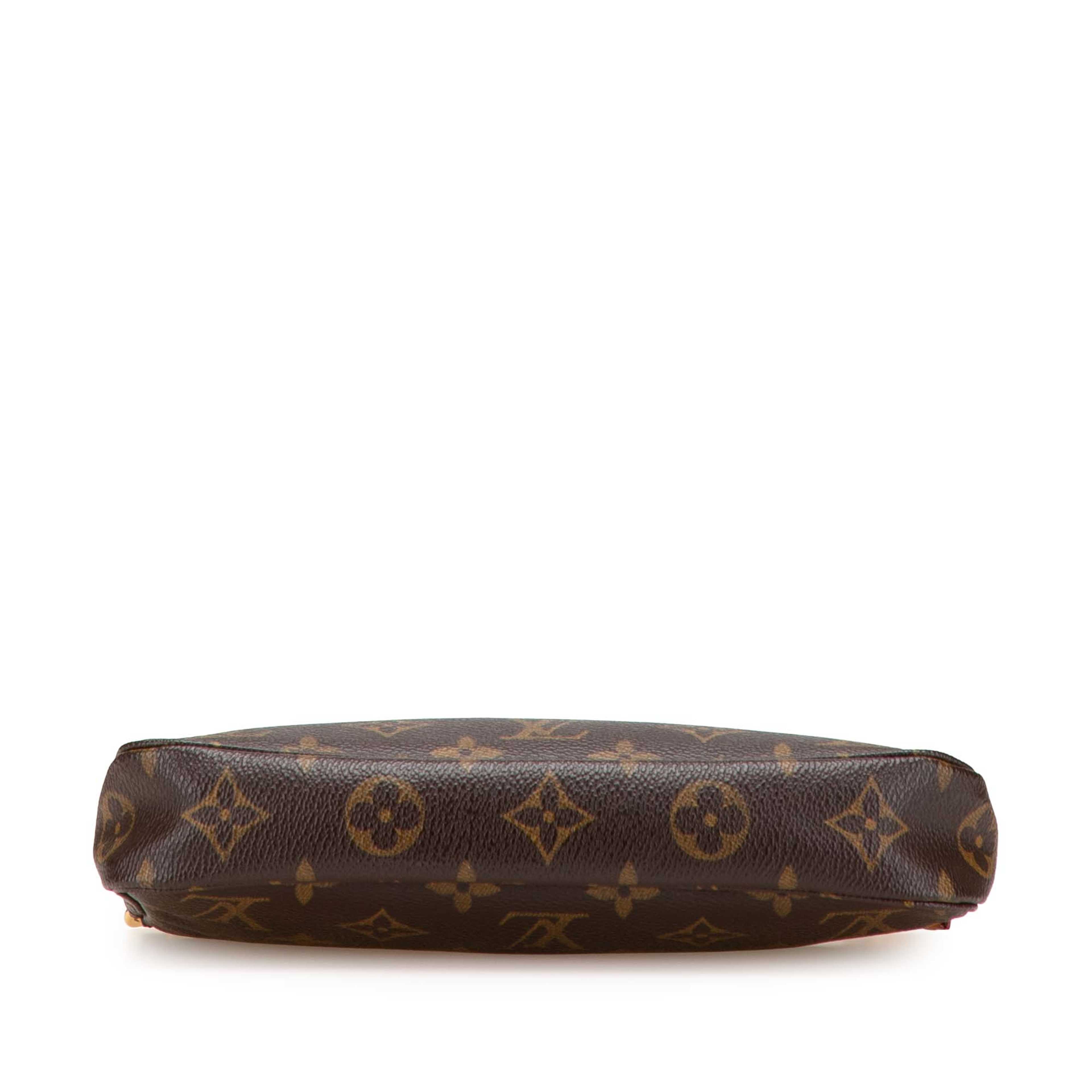 Louis Vuitton Monogram Pochette Accessoires, från Luxclusif, i färgen brown.