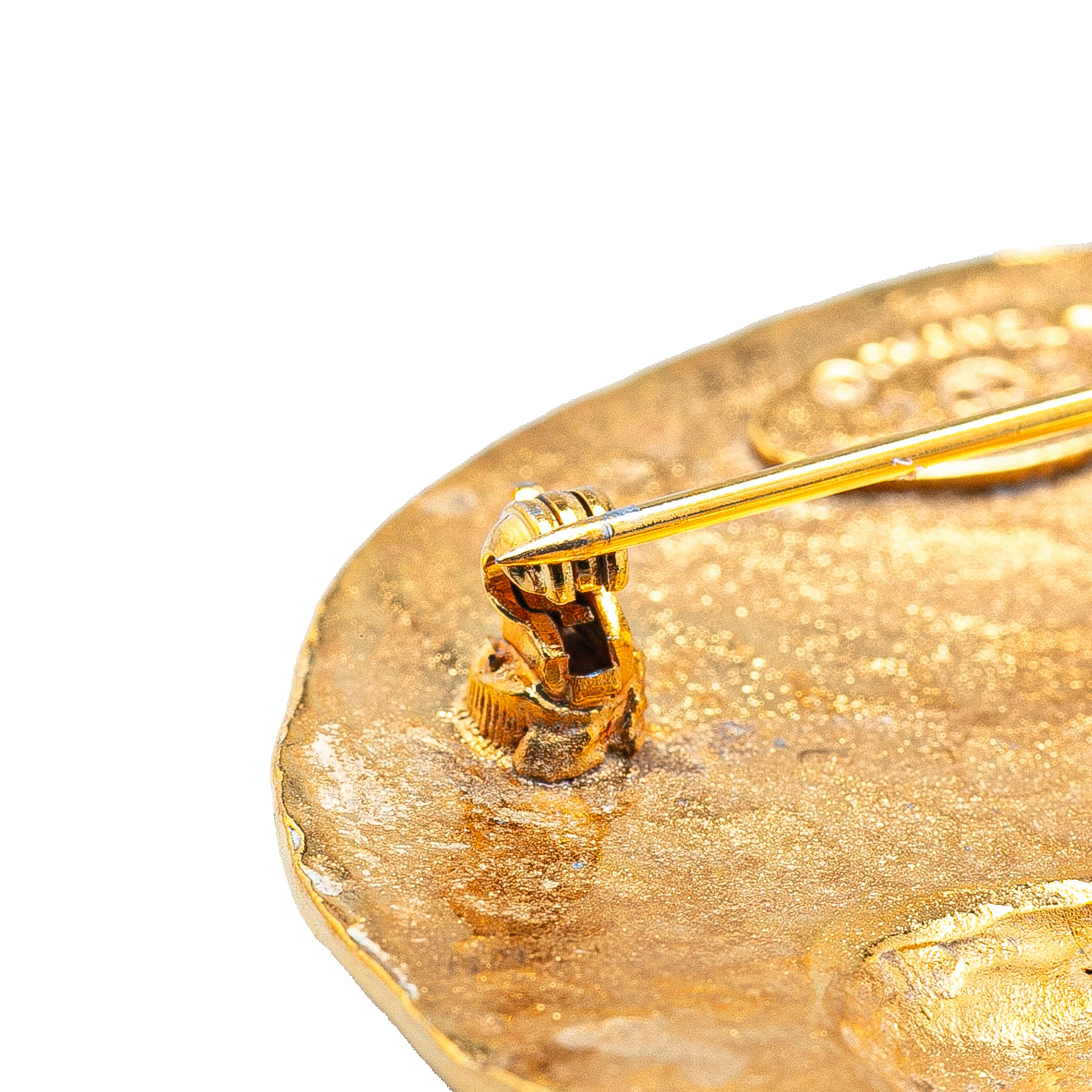 Chanel Gold Plated Cc Round Lion Brooch