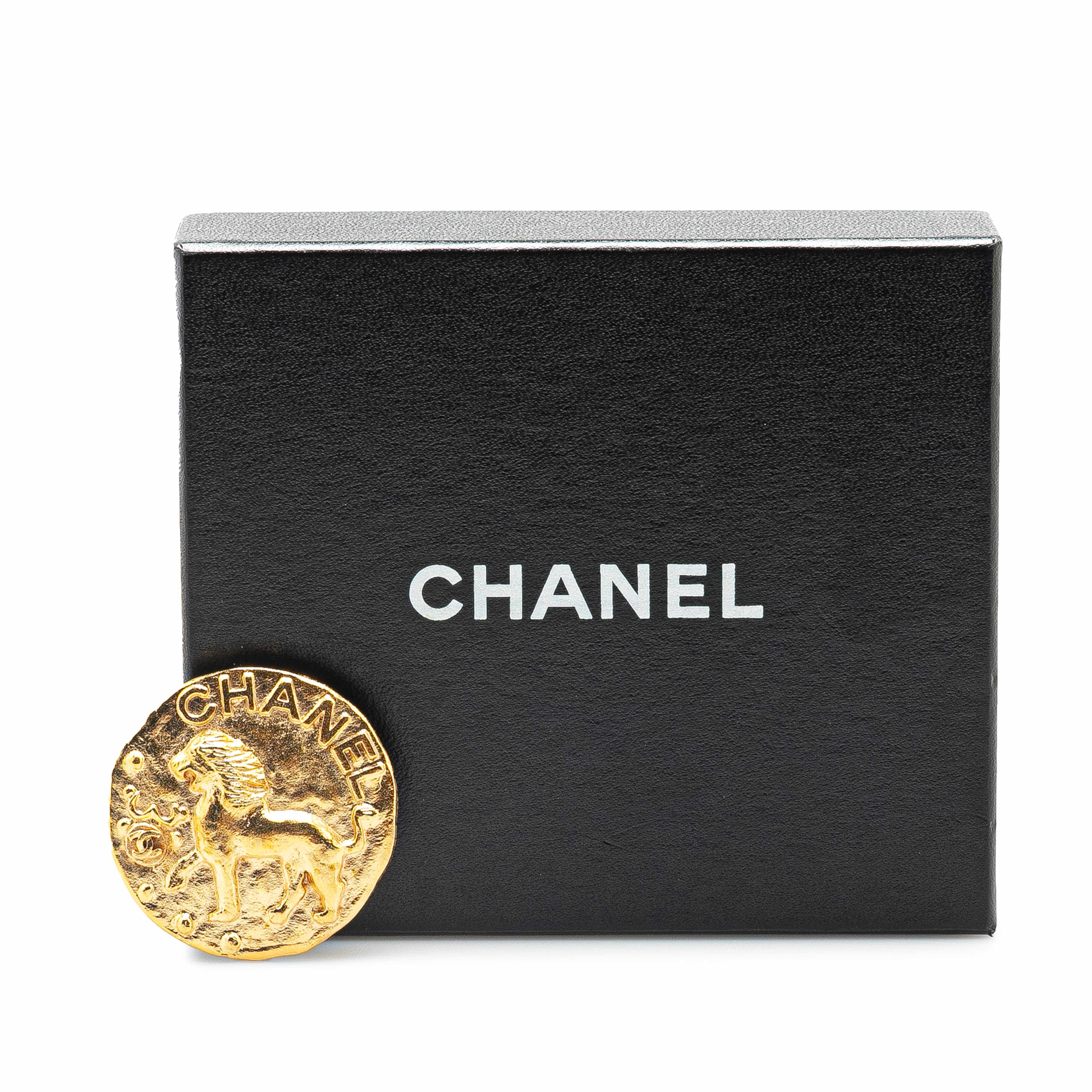 Chanel Gold Plated Cc Round Lion Brooch