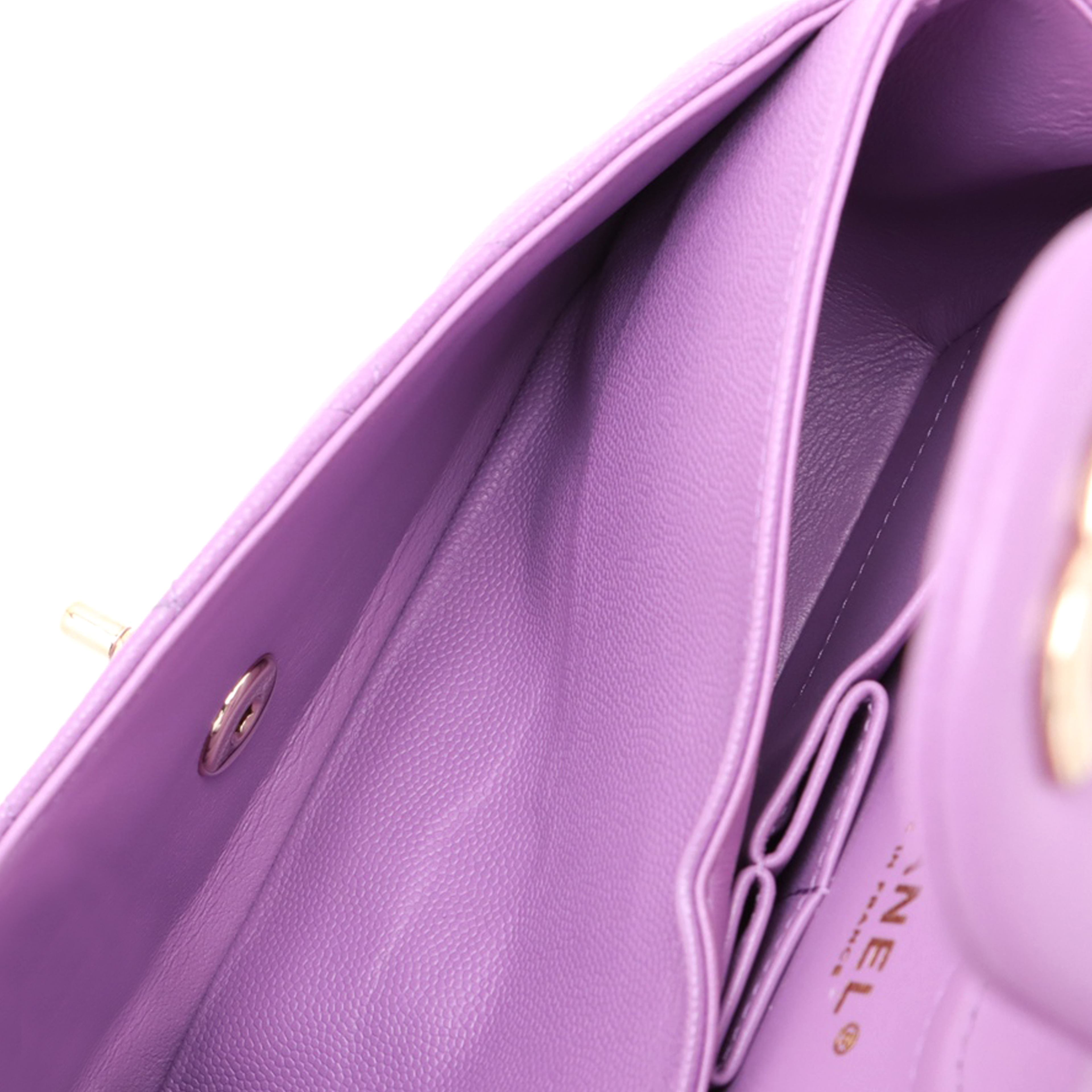 Chanel Small Classic Caviar Double Flap, från Luxclusif, i färgen lilac. Klicka för att öppna bilden i stort format