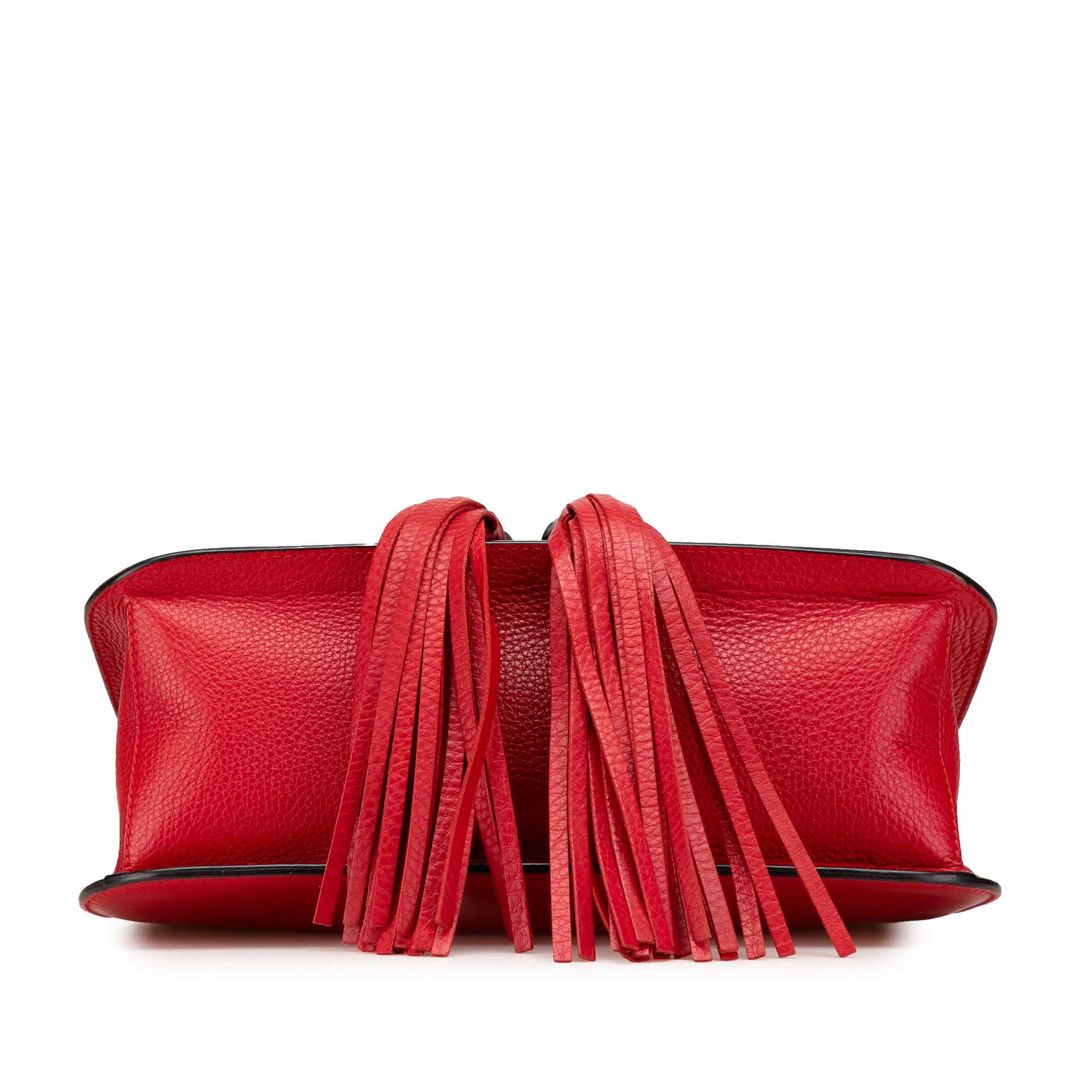 Gucci Medium Leather Bamboo Daily Crossbody, från Luxclusif, i färgen red. Klicka för att öppna bilden i stort format