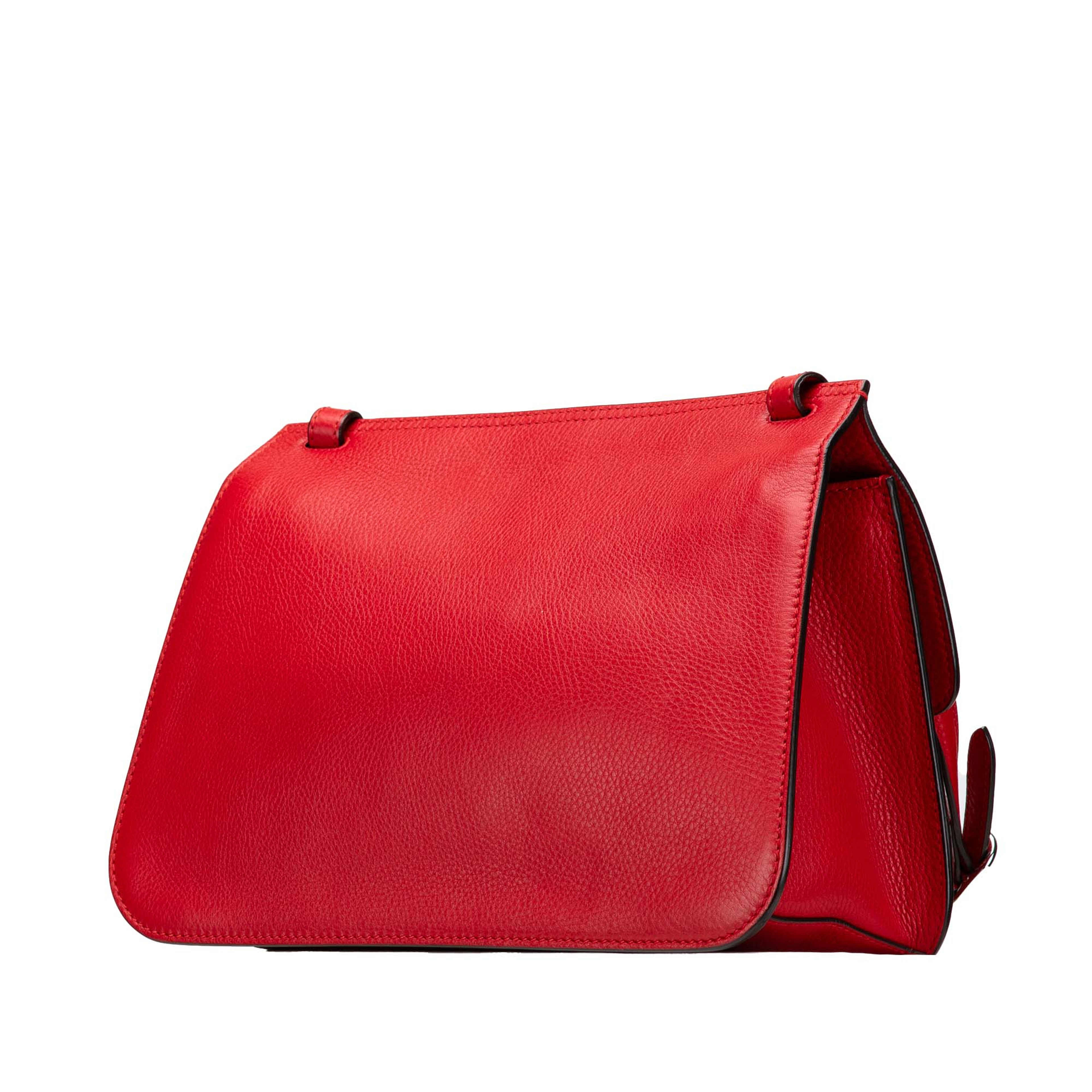 Gucci Medium Leather Bamboo Daily Crossbody, från Luxclusif, i färgen red. Klicka för att öppna bilden i stort format