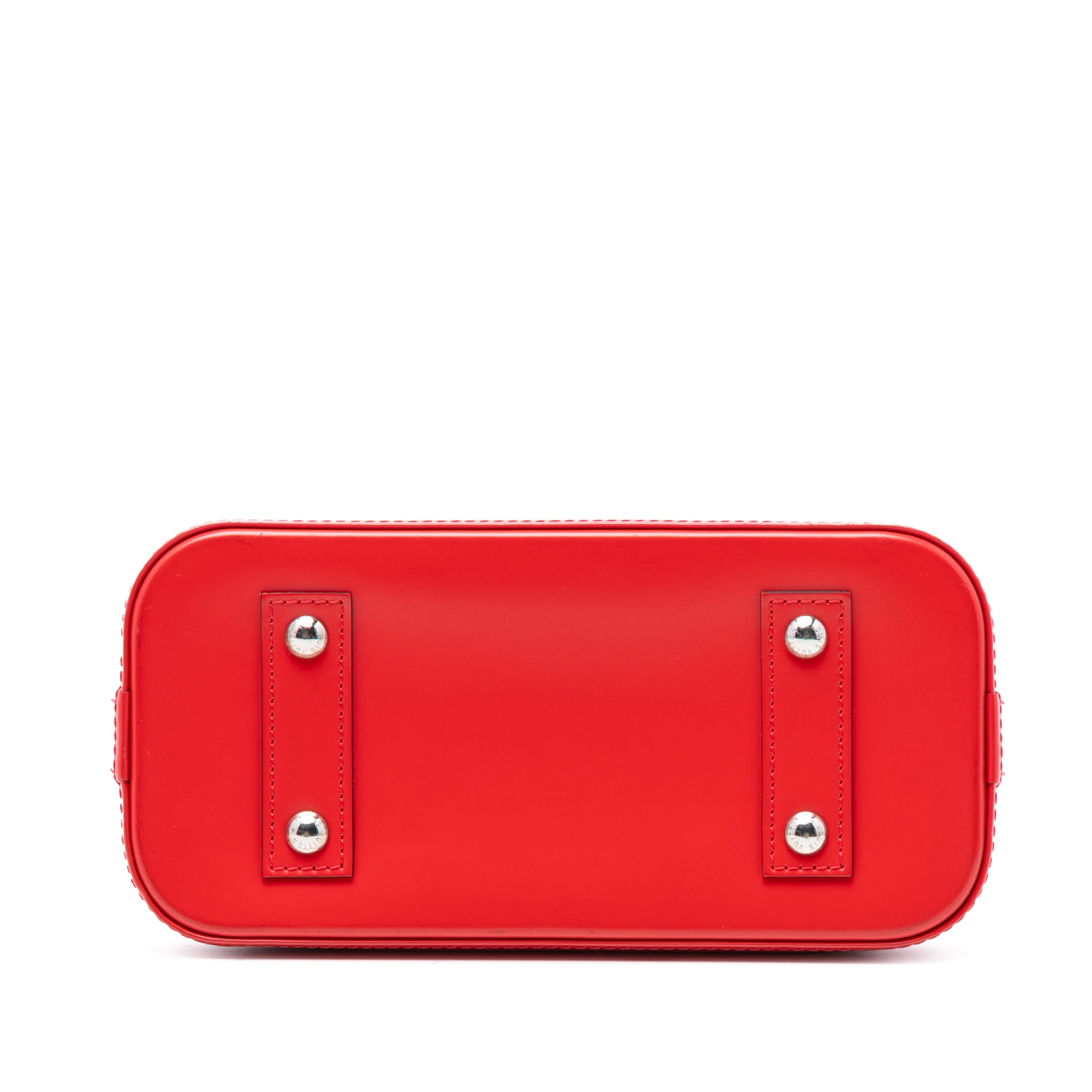 Louis Vuitton Epi Alma Bb, från Luxclusif, i färgen red. Klicka för att öppna bilden i stort format