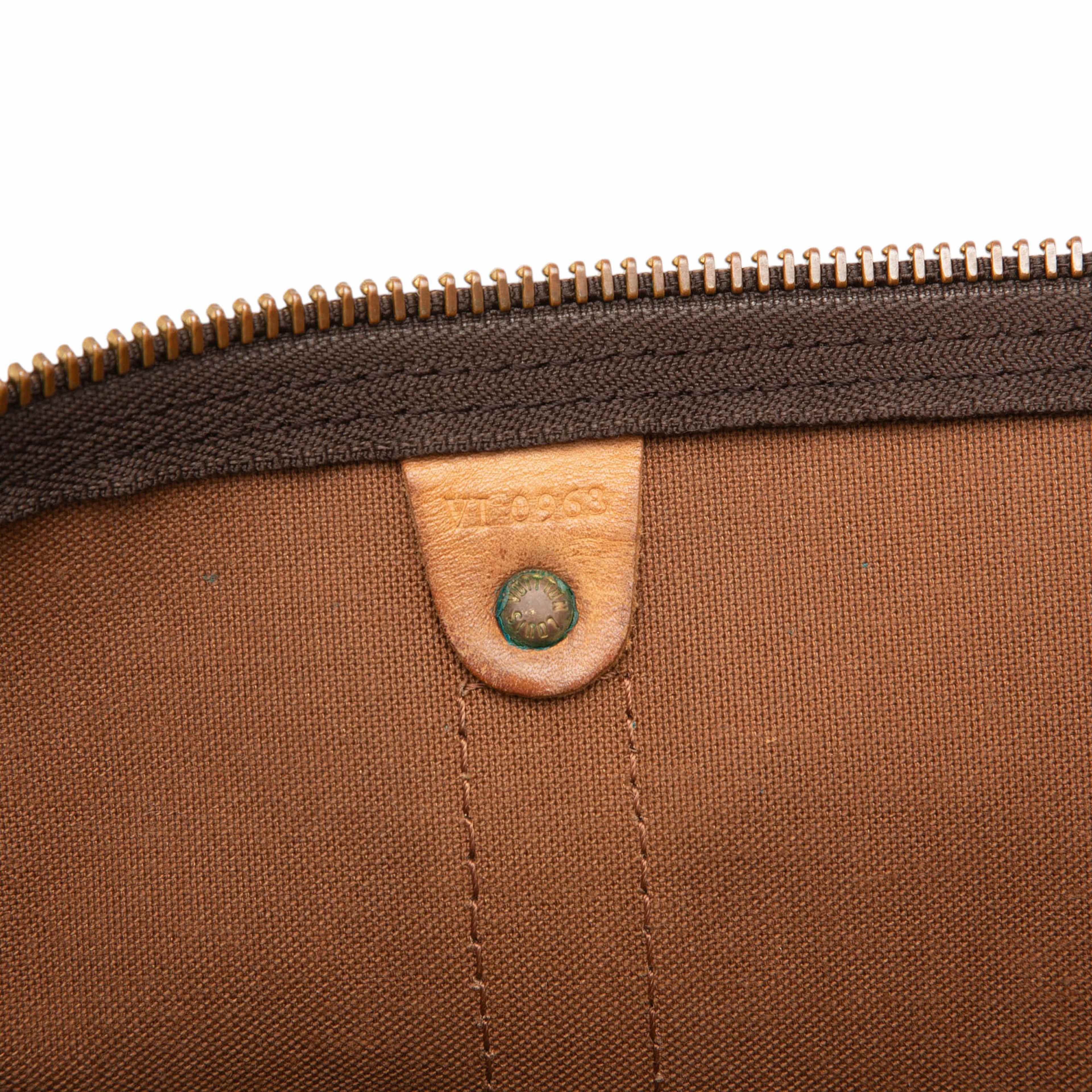 Louis Vuitton Monogram Keepall Bandouliere 55, från Luxclusif, i färgen brown. Klicka för att öppna bilden i stort format