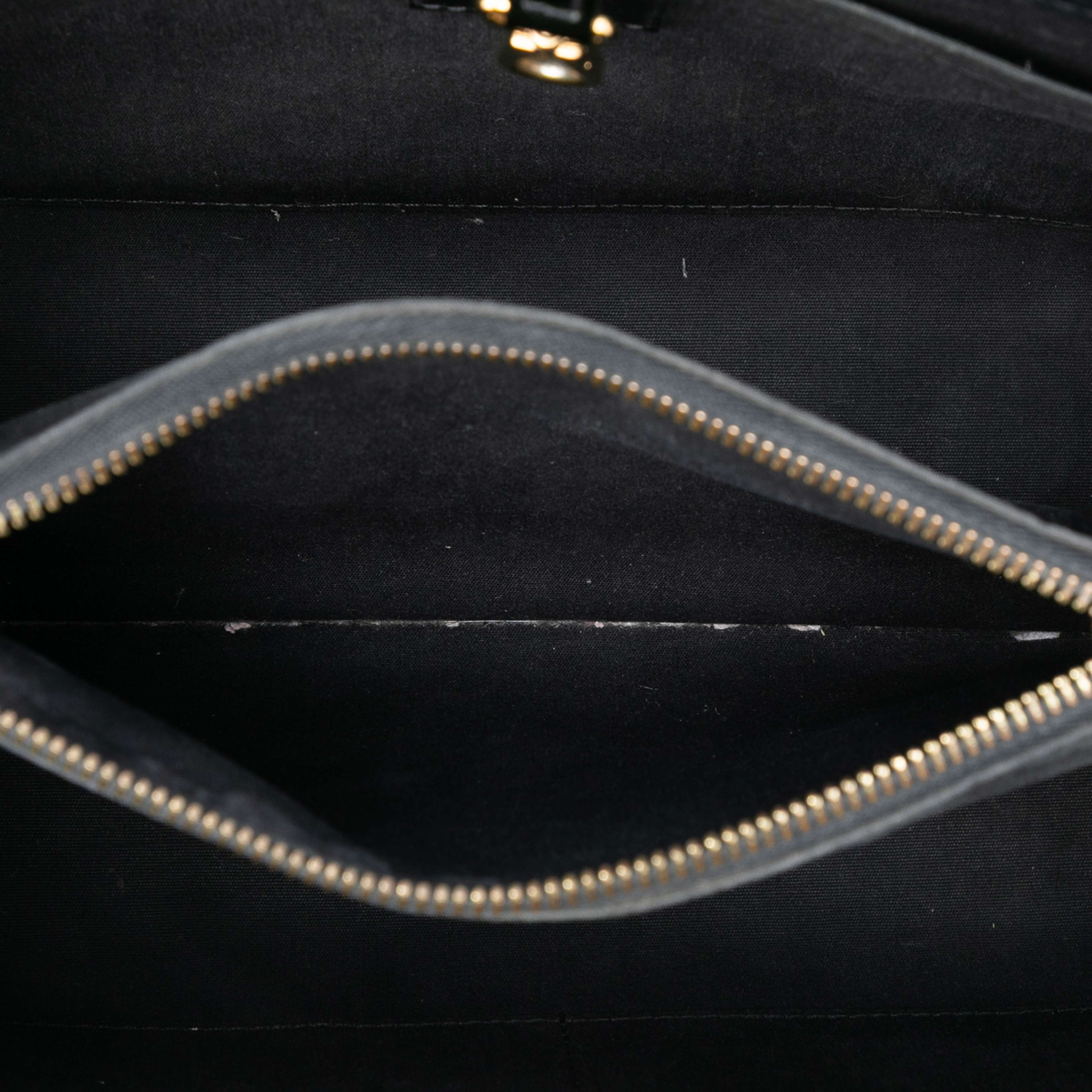 Louis Vuitton Monogram Vernis Montaigne Mm, från Luxclusif, i färgen black. Klicka för att öppna bilden i stort format