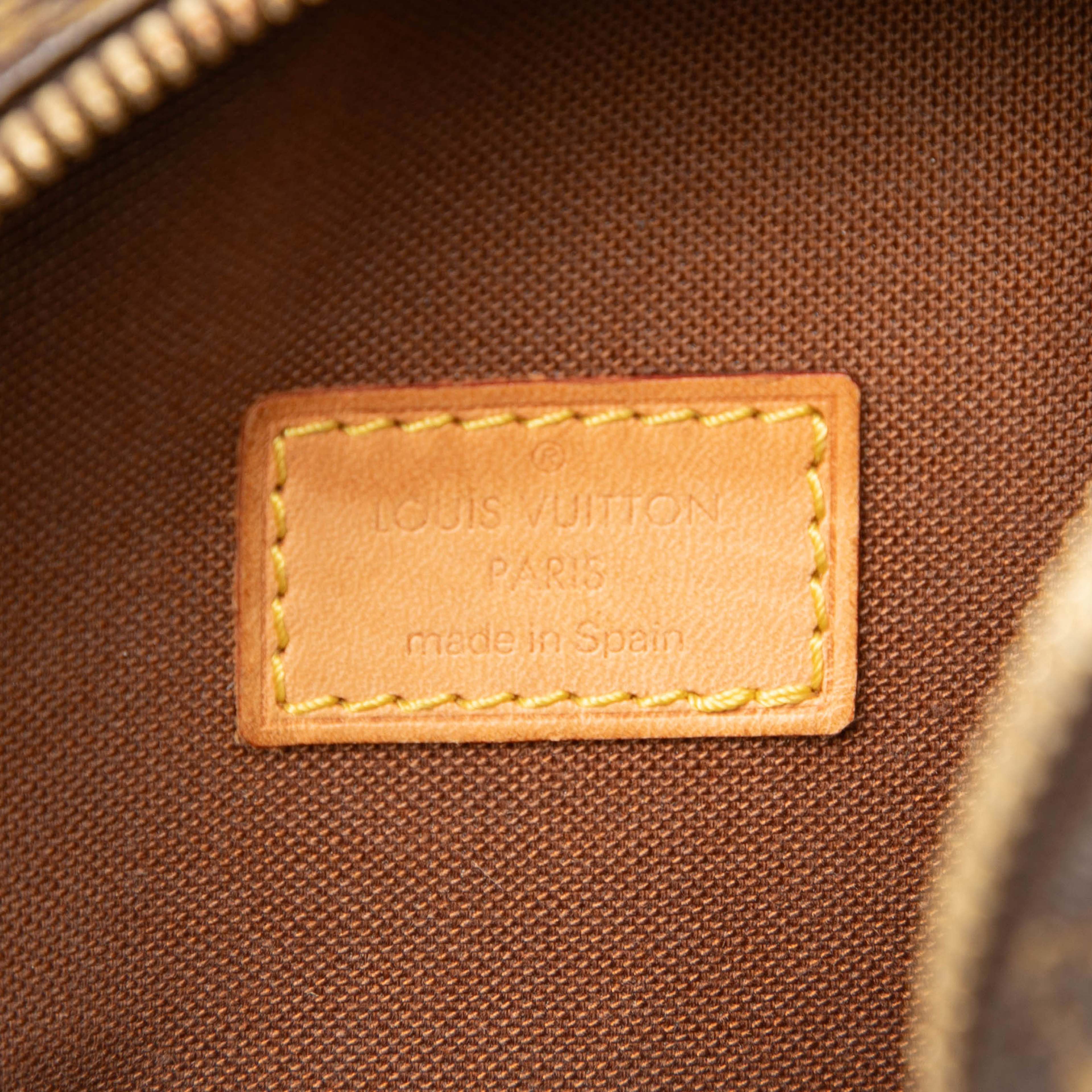 Louis Vuitton Monogram Pochette Gange, från Luxclusif, i färgen brun. Klicka för att öppna bilden i stort format