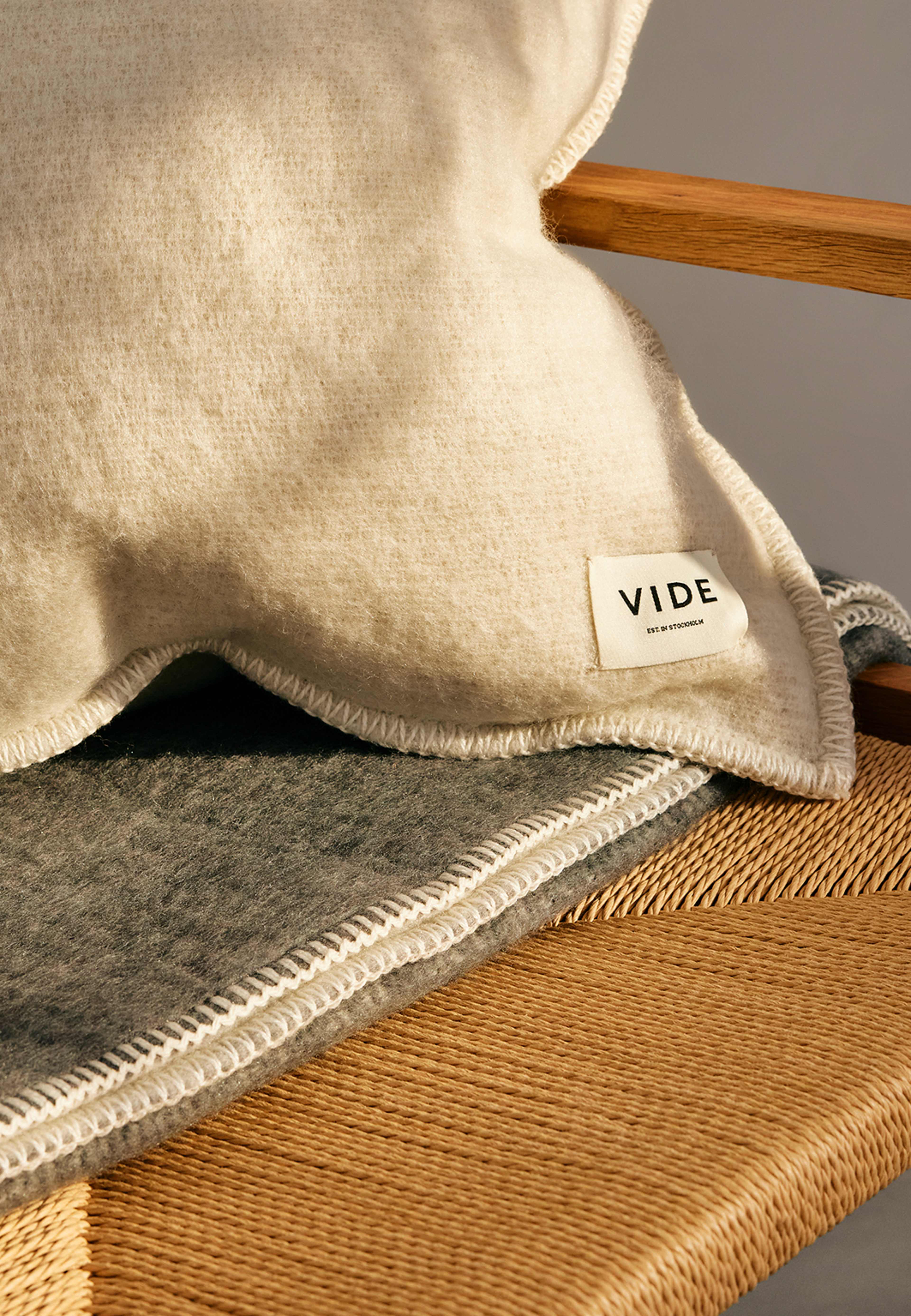 Loungefåtölj med flätad sits ALMA