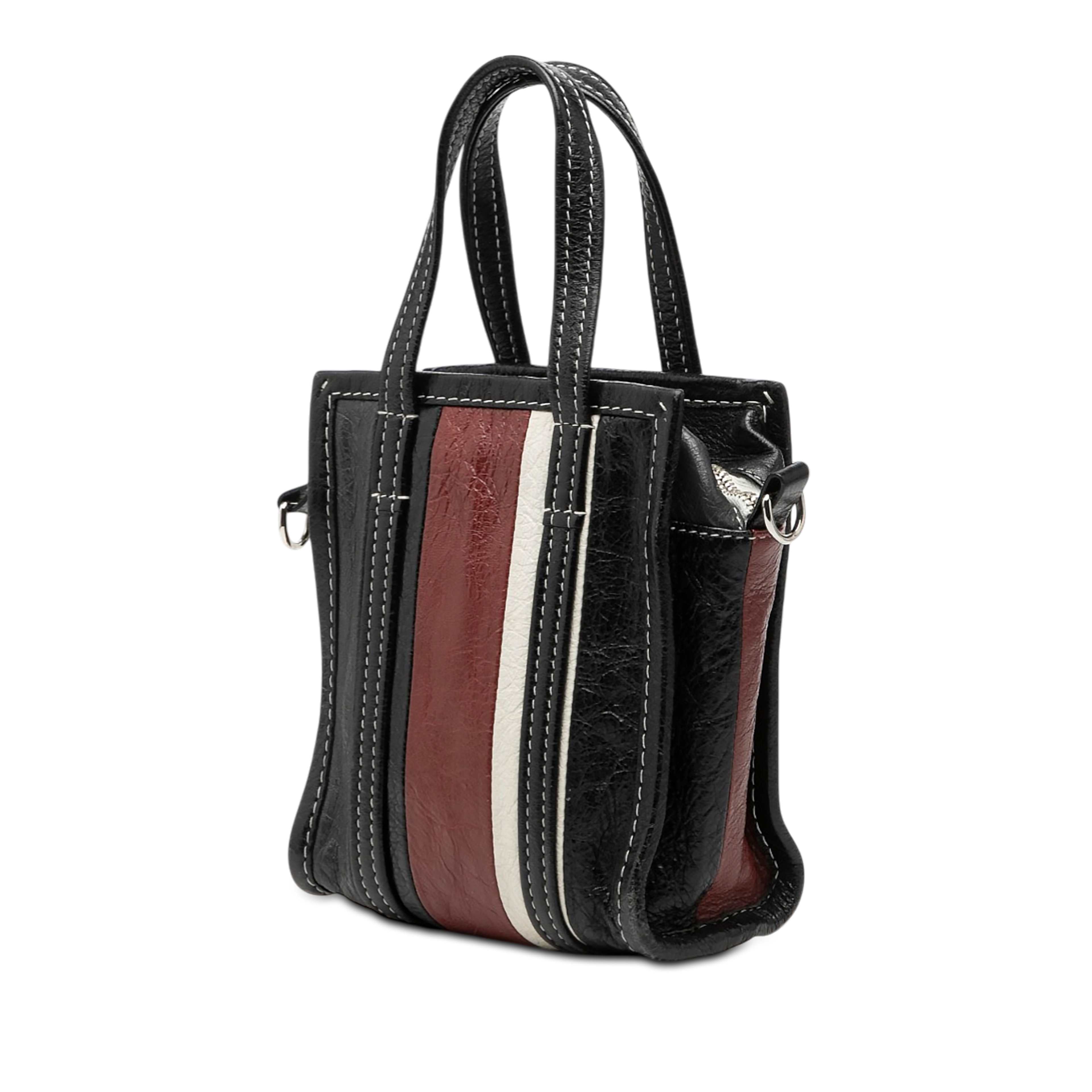 Balenciaga Xxs Lambskin Bazar Shopper Satchel, från Luxclusif, i färgen svart. Klicka för att öppna bilden i stort format