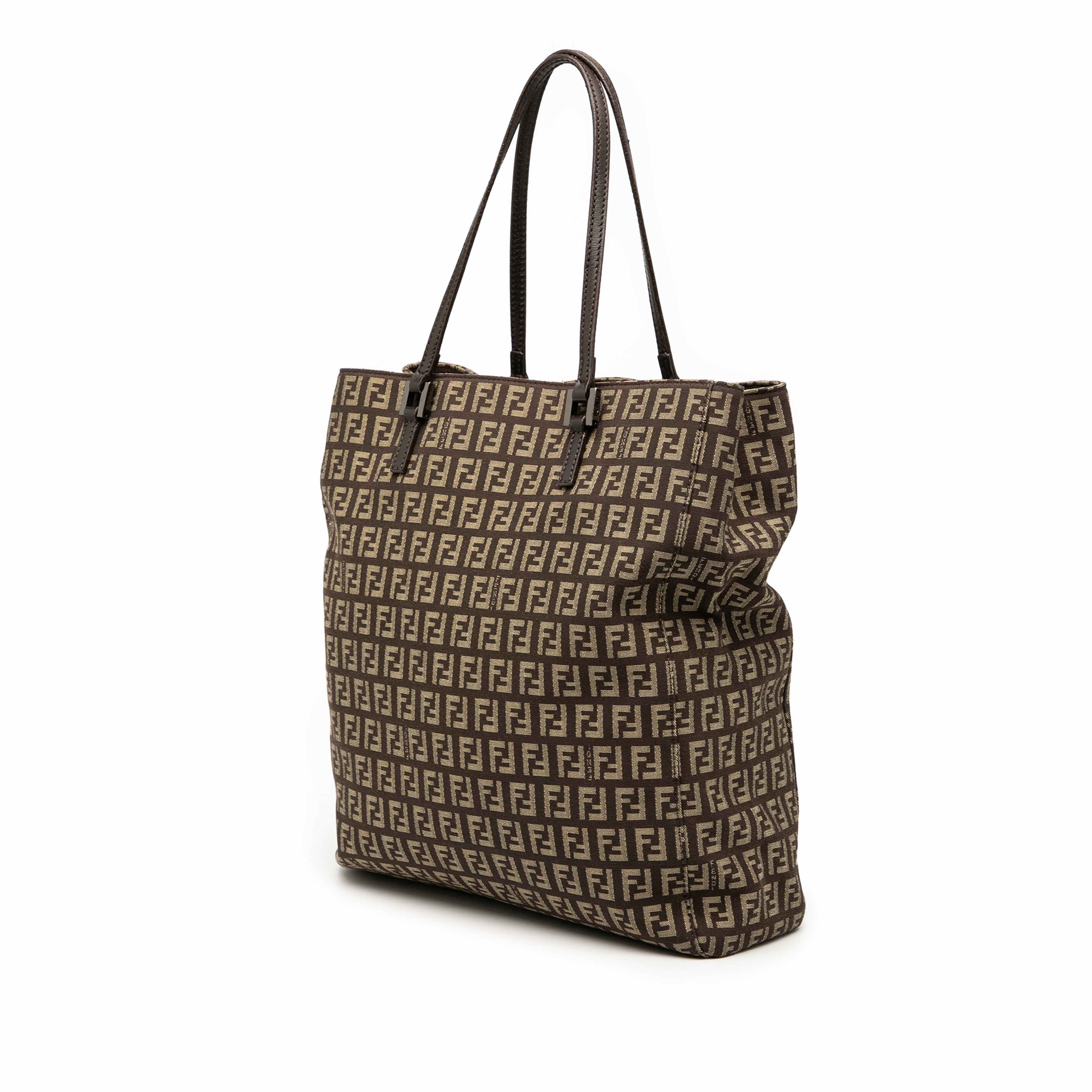Fendi Zucchino Canvas Tote, från Luxclusif, i färgen brown. Klicka för att öppna bilden i stort format
