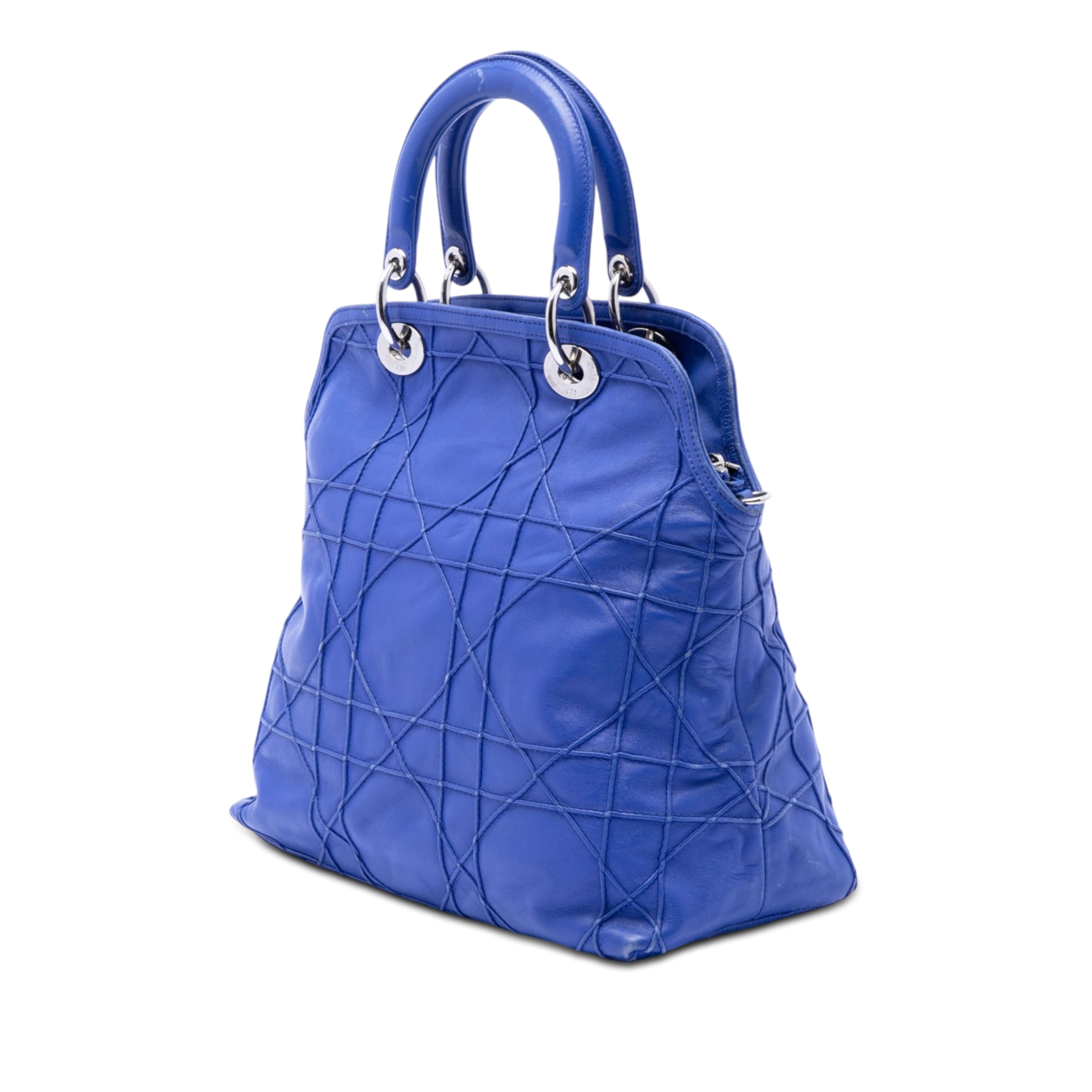 Dior Medium Lambskin Cannage Polochon Granville Satchel, från Luxclusif, i färgen blå. Klicka för att öppna bilden i stort format