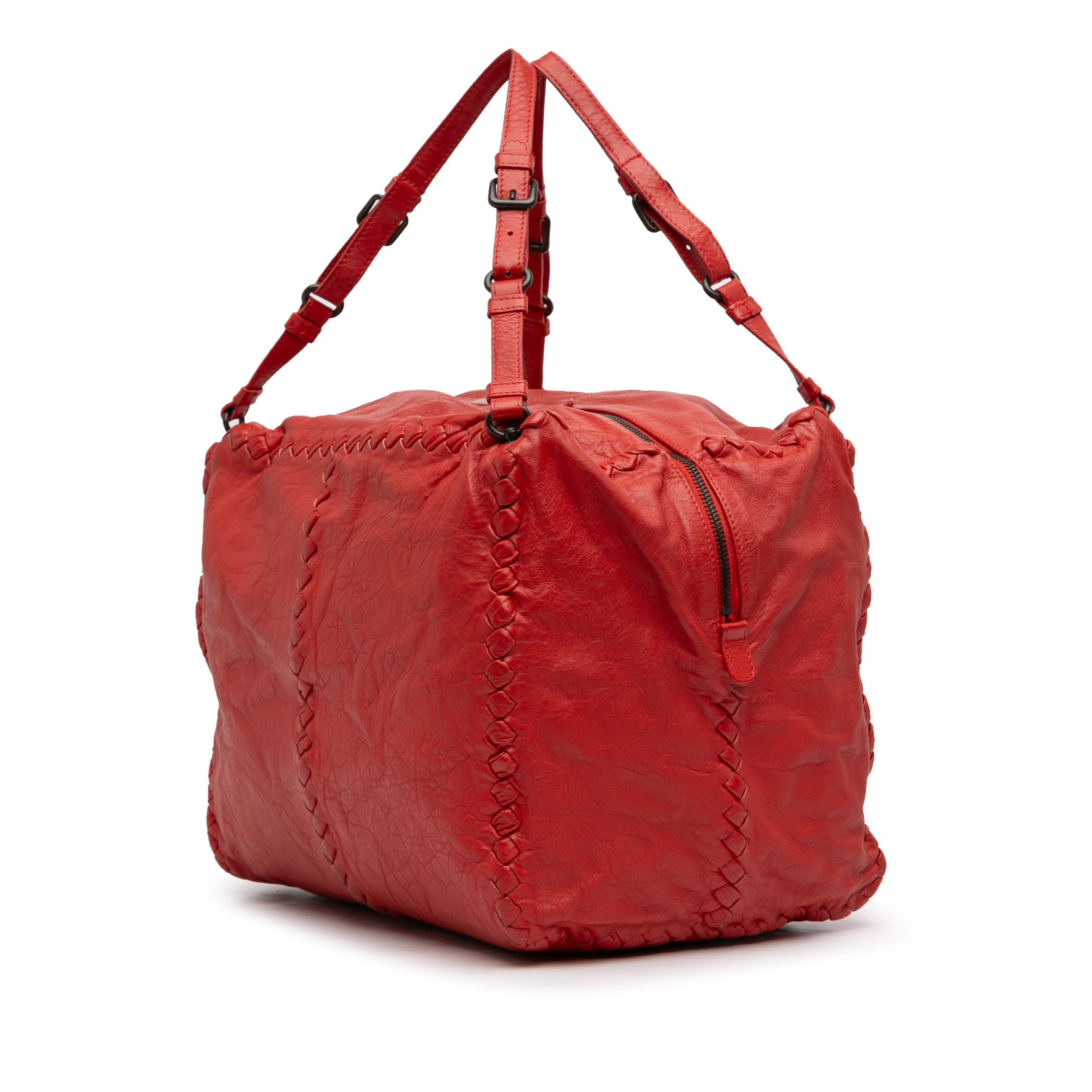 Bottega Veneta Nappa Intrecciato Cube Tote, från Luxclusif, i färgen röd. Klicka för att öppna bilden i stort format