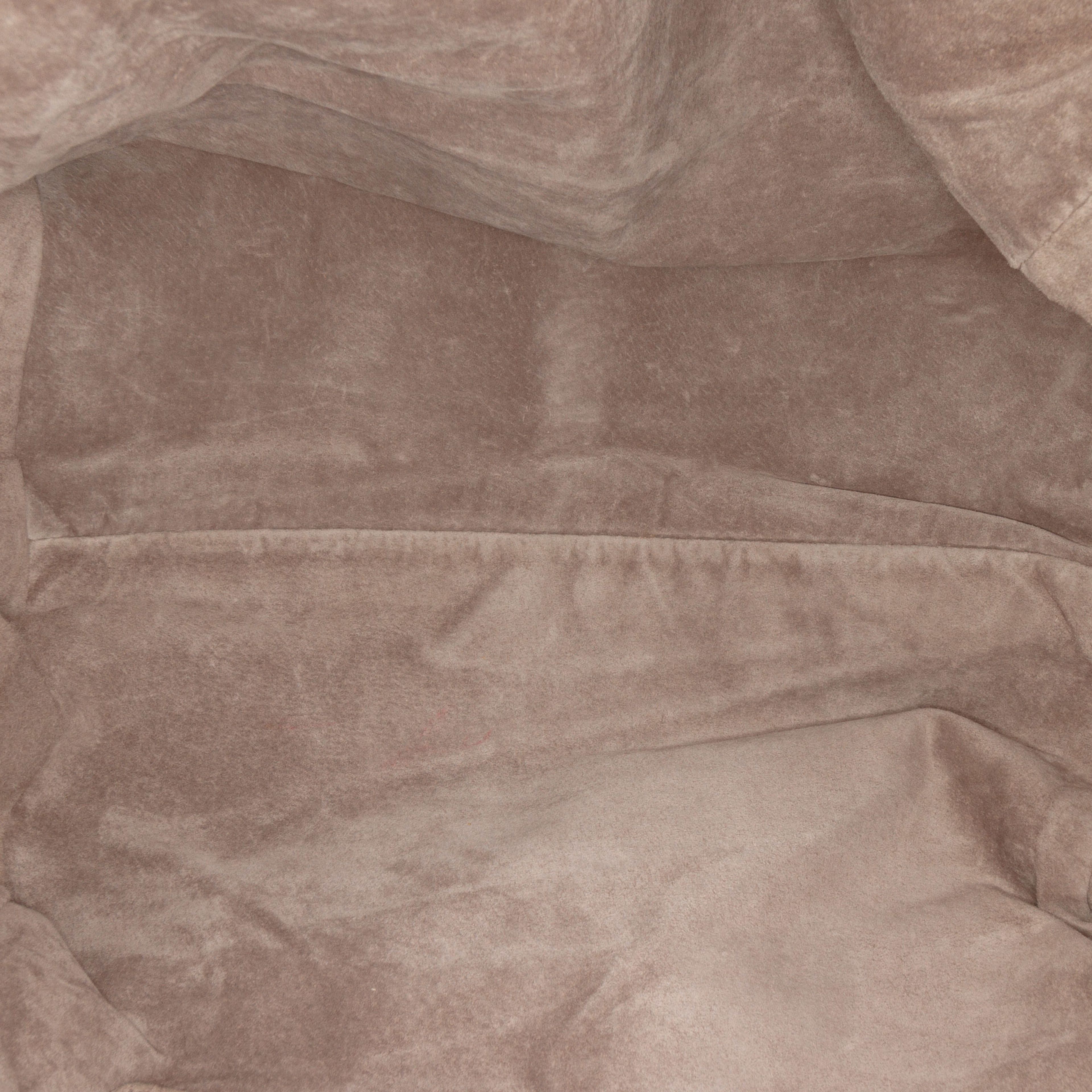 Bottega Veneta Nappa Intrecciato Cube Tote, från Luxclusif, i färgen red. Klicka för att öppna bilden i stort format