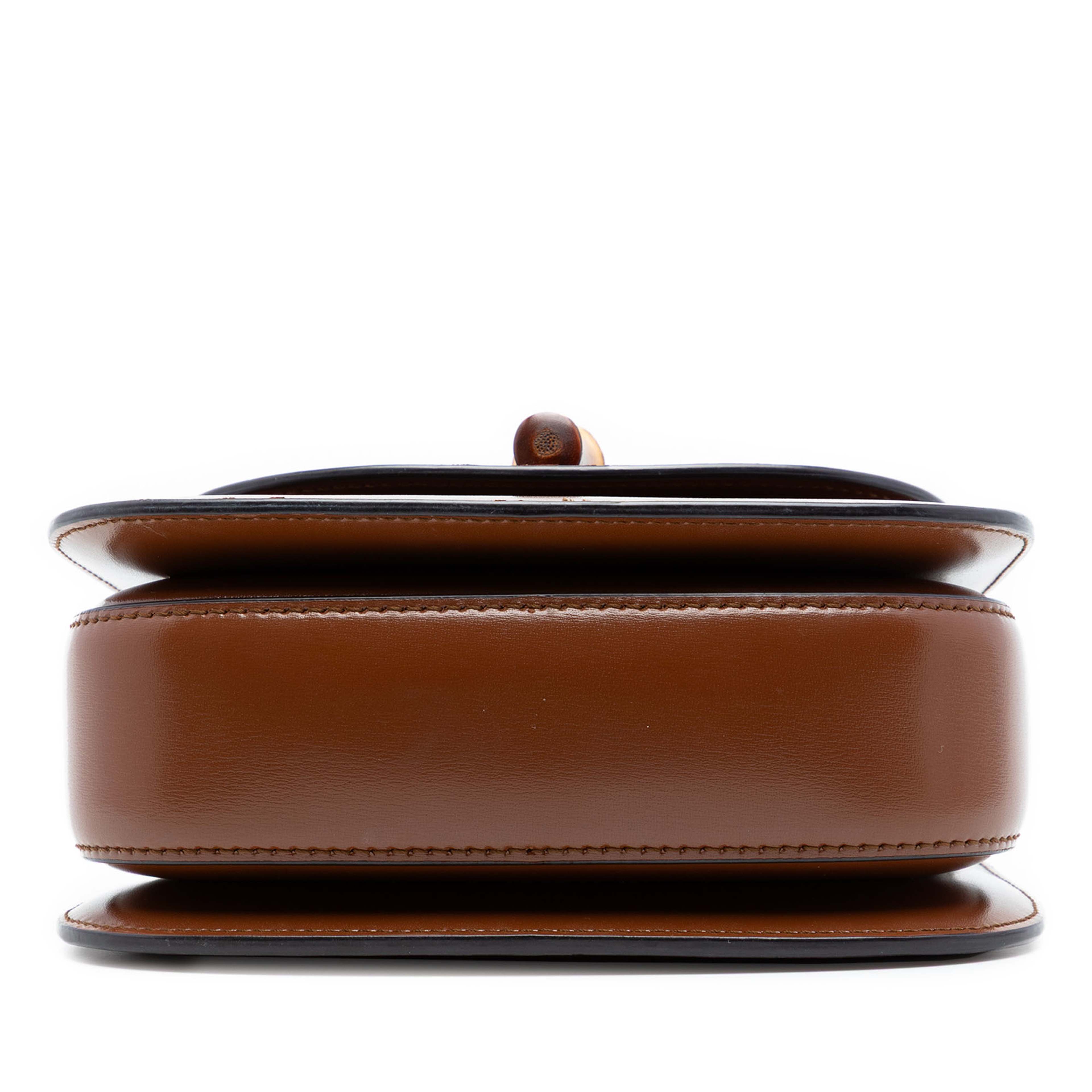 Gucci Mini Calfskin 1947 Bamboo Top Handle Bag, från Luxclusif, i färgen brun. Klicka för att öppna bilden i stort format